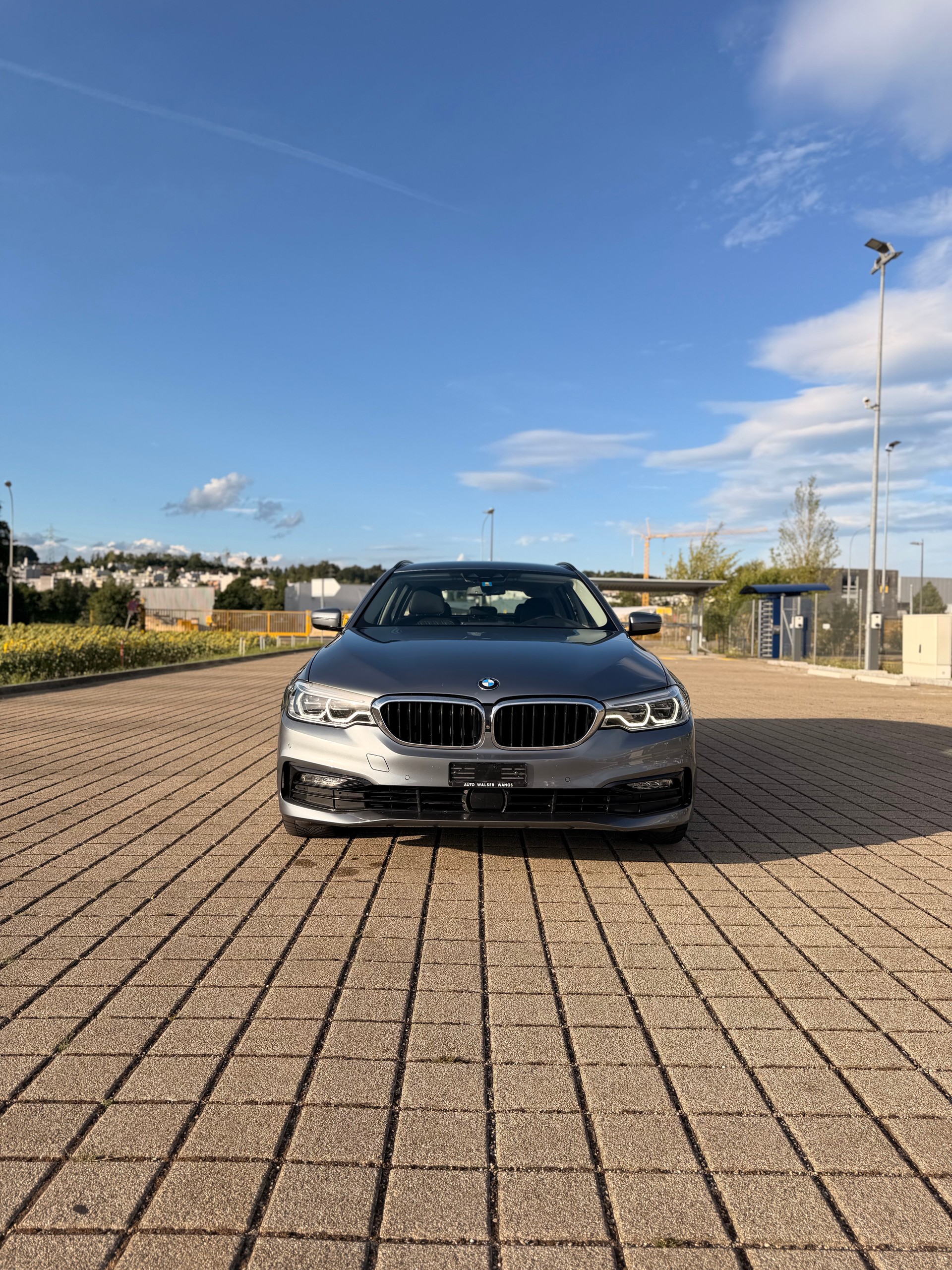 BMW 520d xDrive Touring Sport Line Steptronic-showroom-element-2