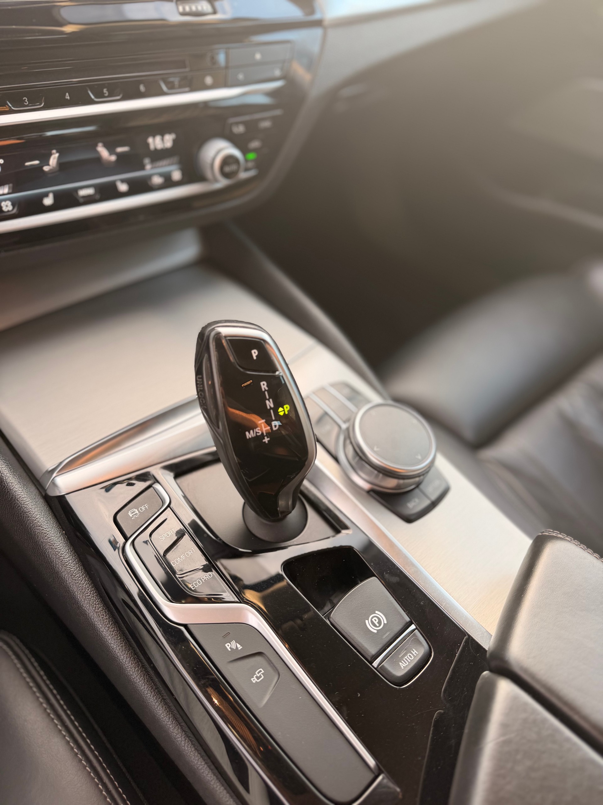 BMW 520d xDrive Touring Sport Line Steptronic-image-21