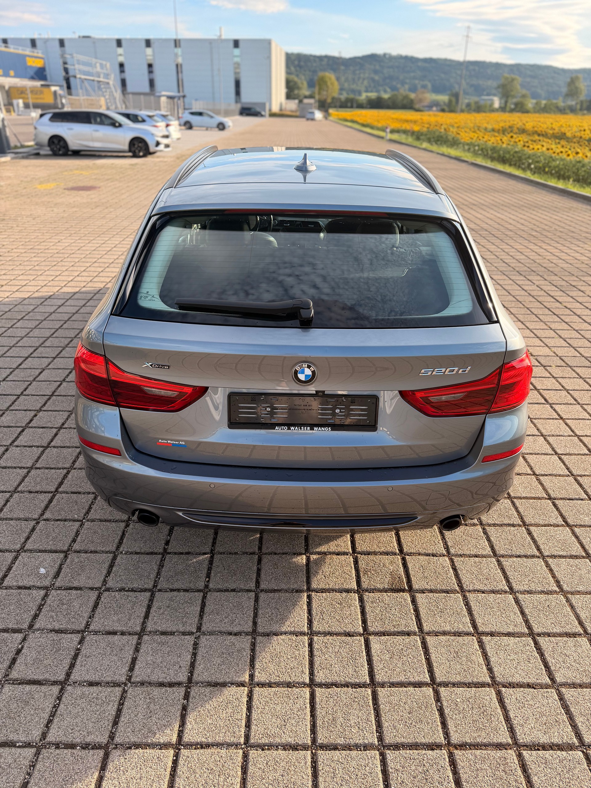 BMW 520d xDrive Touring Sport Line Steptronic-image-10