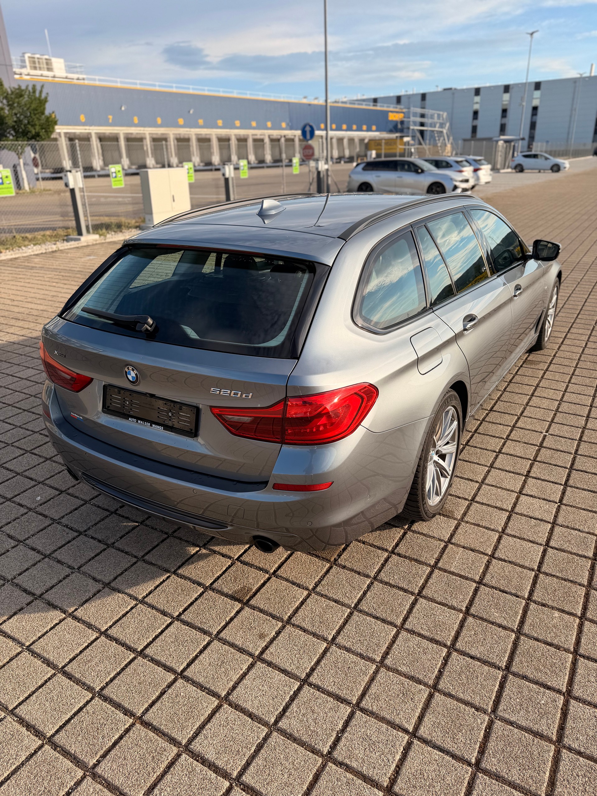 BMW 520d xDrive Touring Sport Line Steptronic-image-8