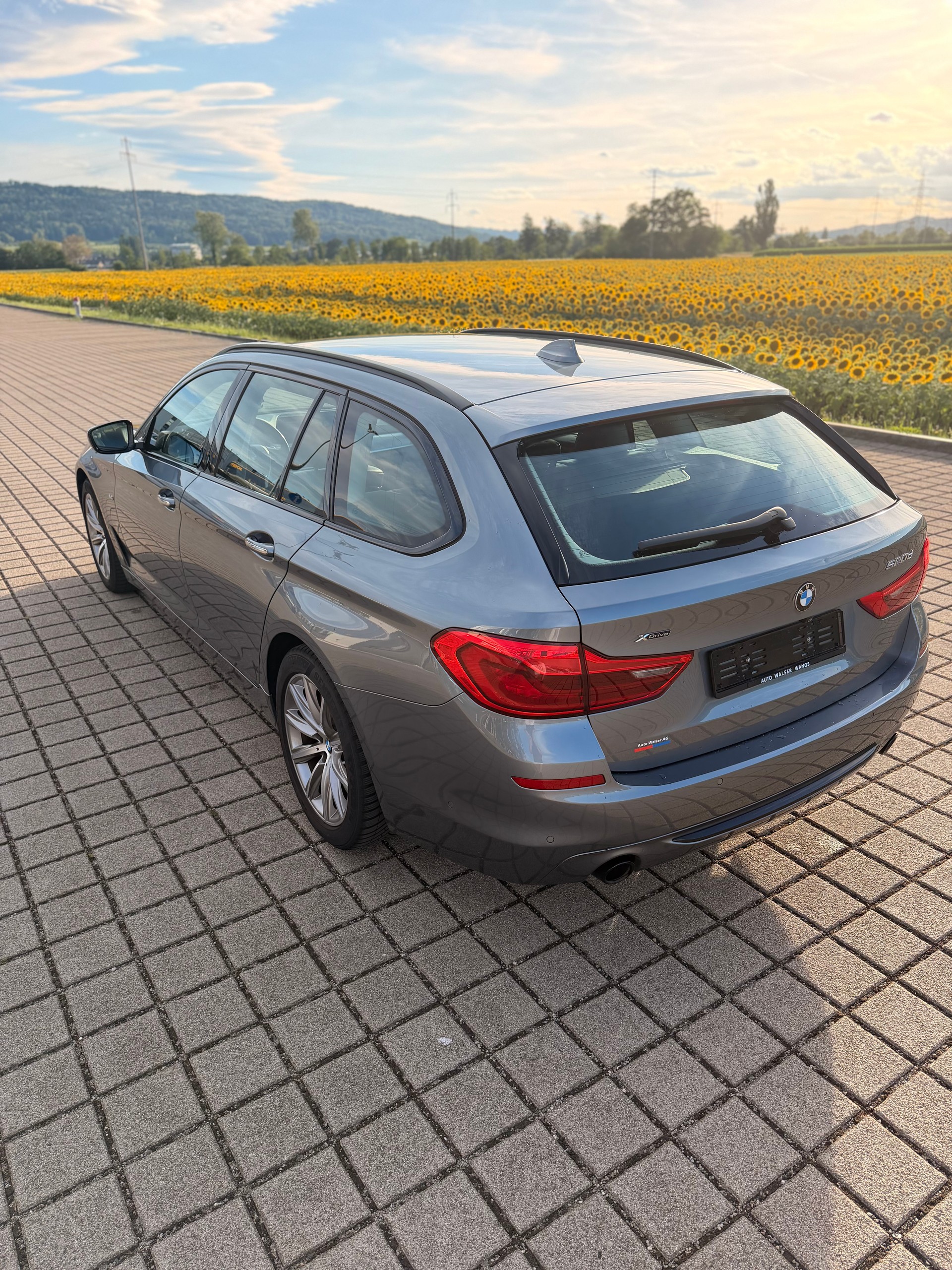 BMW 520d xDrive Touring Sport Line Steptronic-image-12