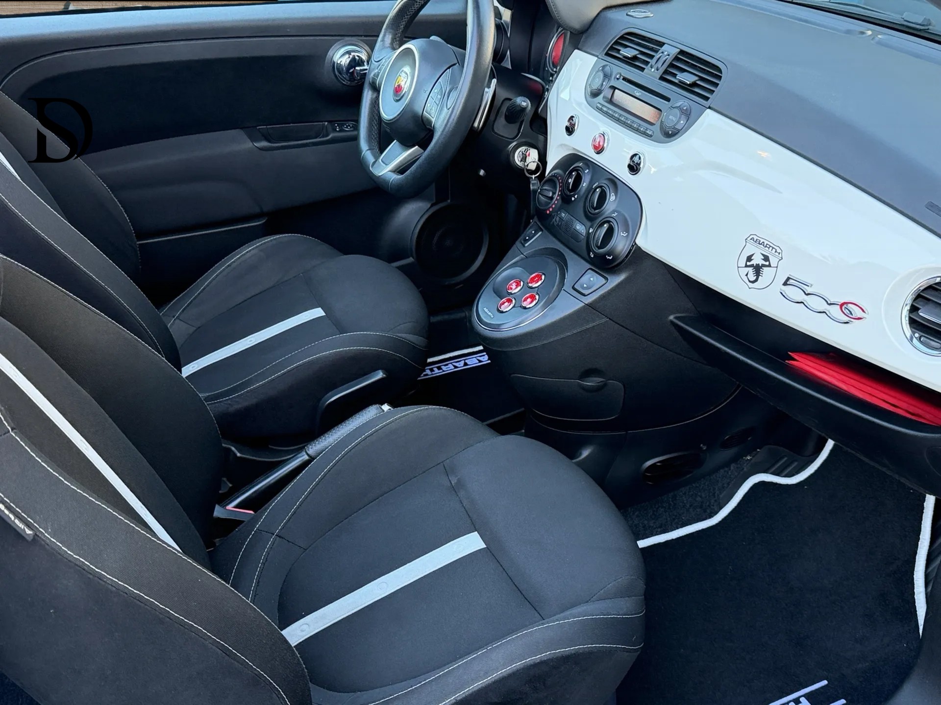 FIAT 500C 1.4 16V Turbo Abarth Dualogic-image-10