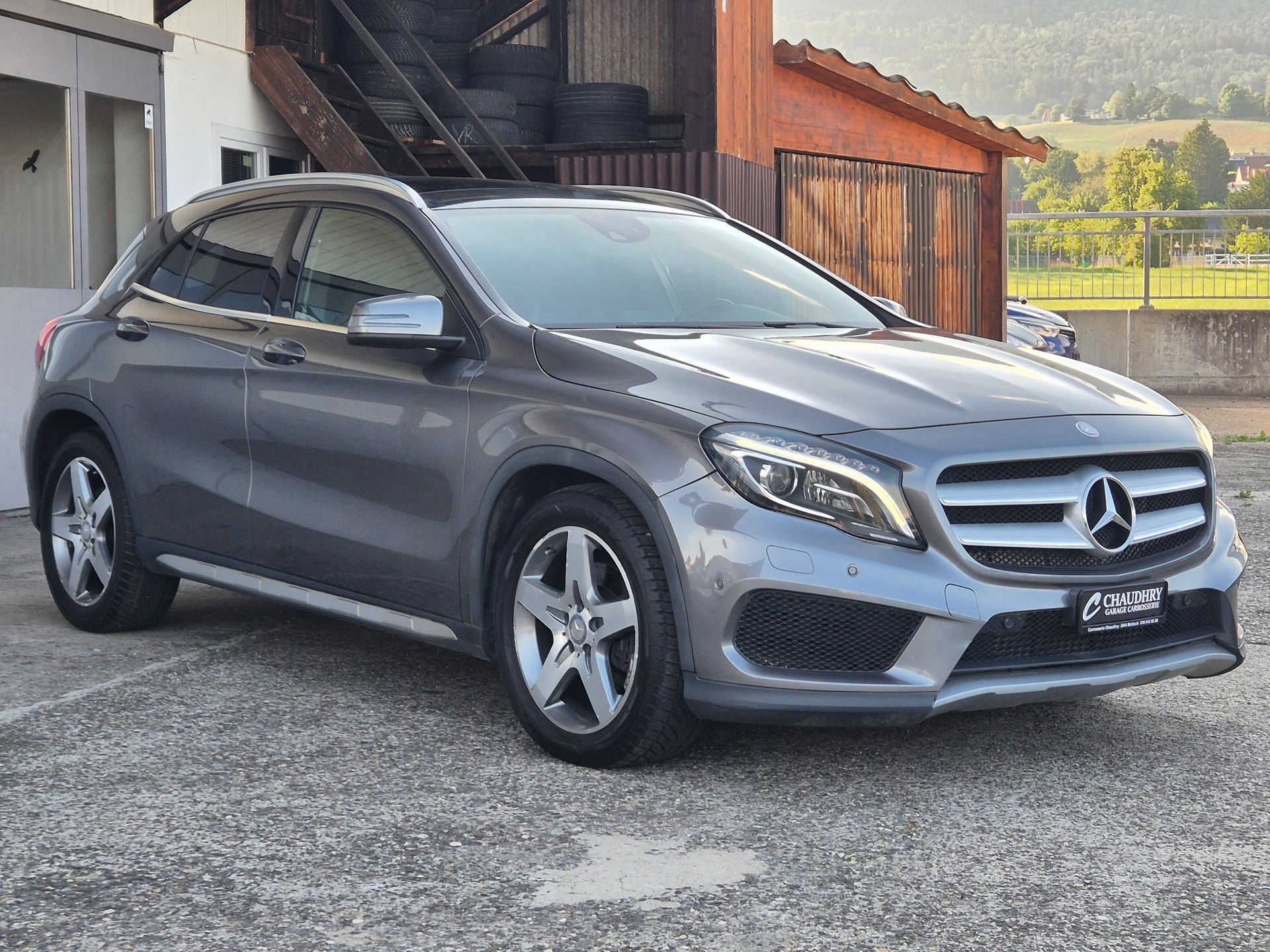 MERCEDES-BENZ GLA 250 AMG Line 4Matic 7G-DCT-showroom-element-3