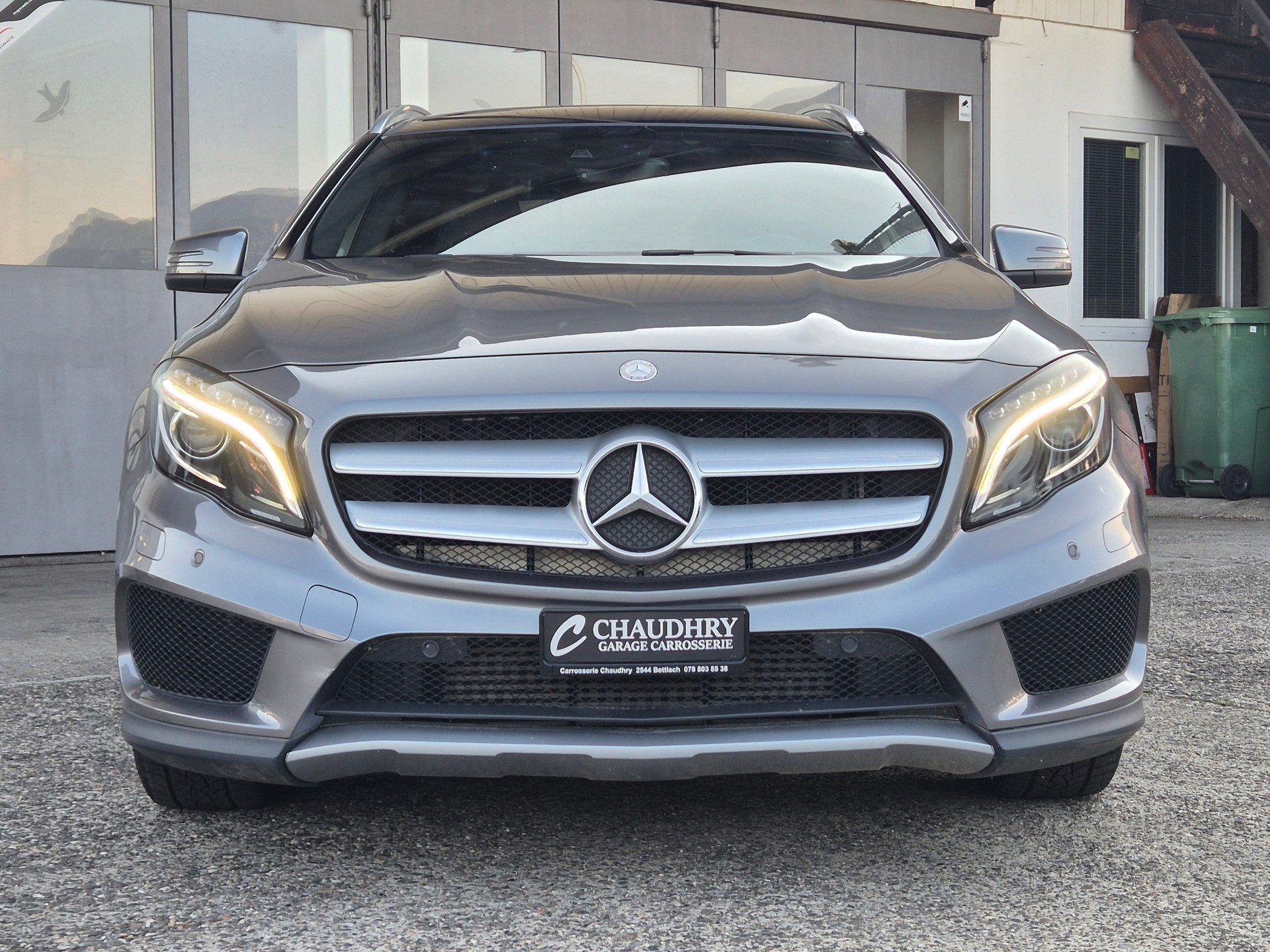 MERCEDES-BENZ GLA 250 AMG Line 4Matic 7G-DCT-showroom-element-1