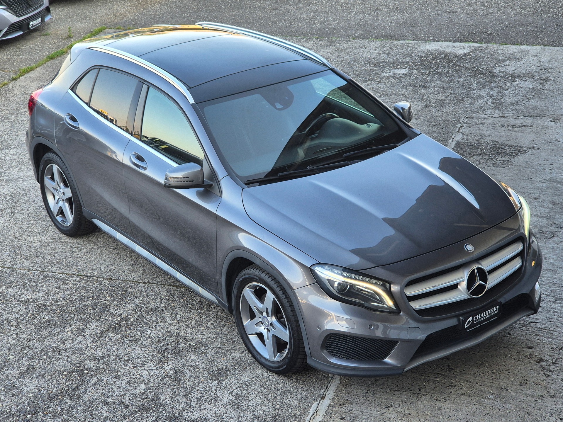 MERCEDES-BENZ GLA 250 AMG Line 4Matic 7G-DCT-showroom-element-2