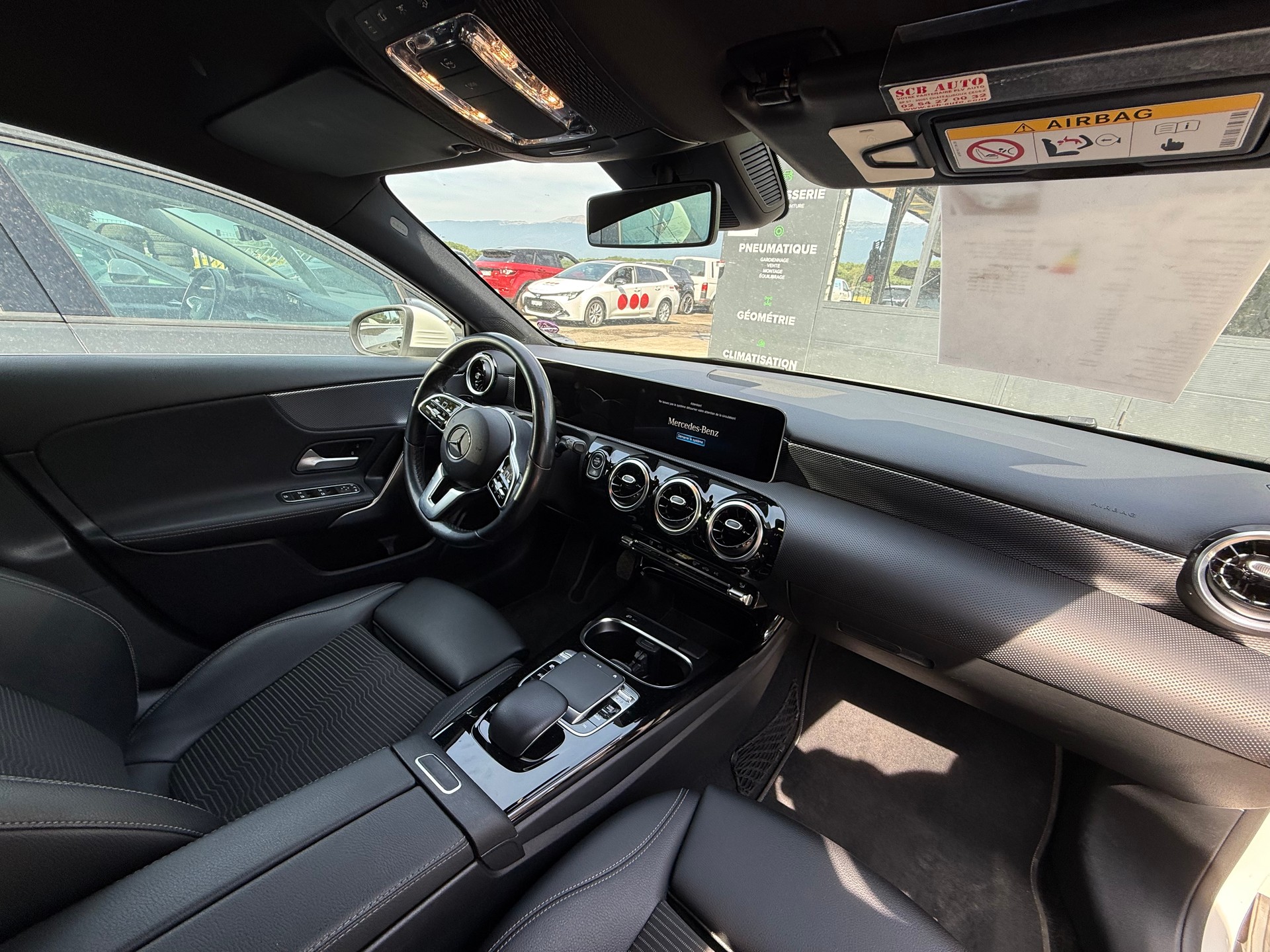 MERCEDES-BENZ A 200 Progressive 7G-DCT-image-16