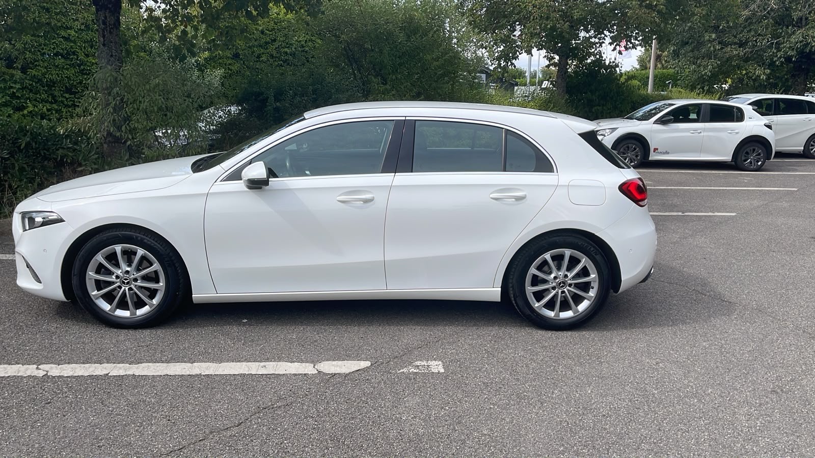 MERCEDES-BENZ A 200 Progressive 7G-DCT-showroom-element-1