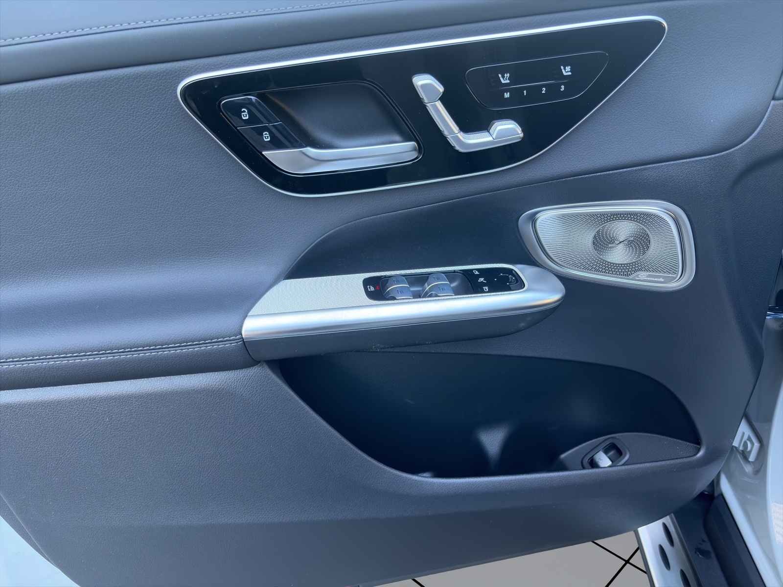 MERCEDES-BENZ GLC 300 d 4M 9G-Tronic-image-7