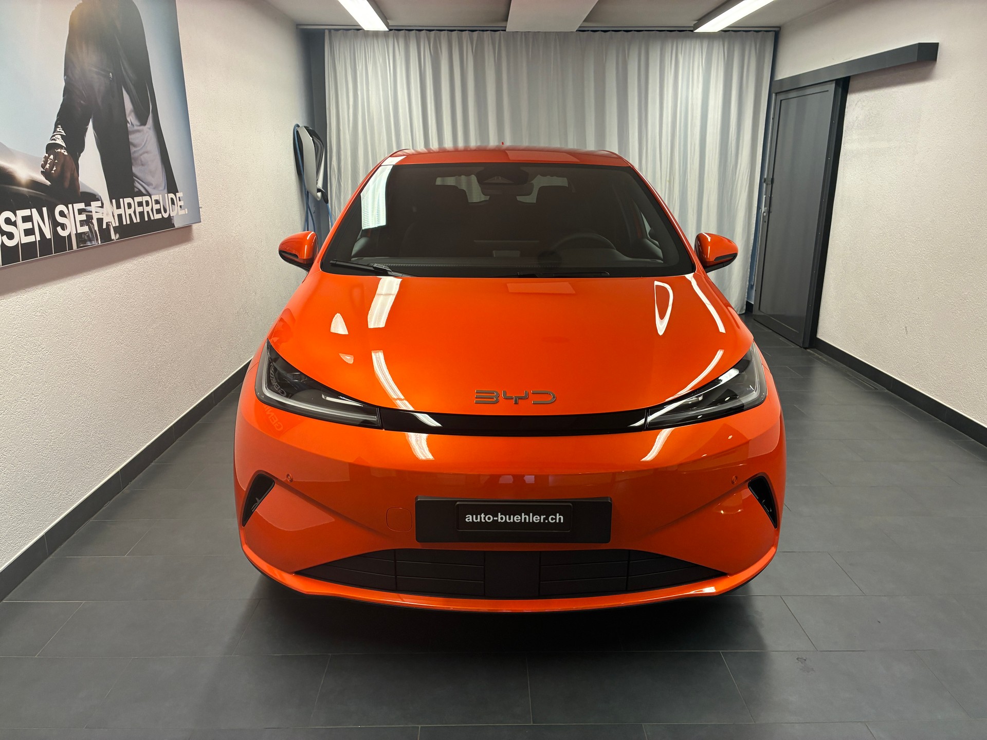 BYD Dolphin G DM-i Boost-showroom-element-1
