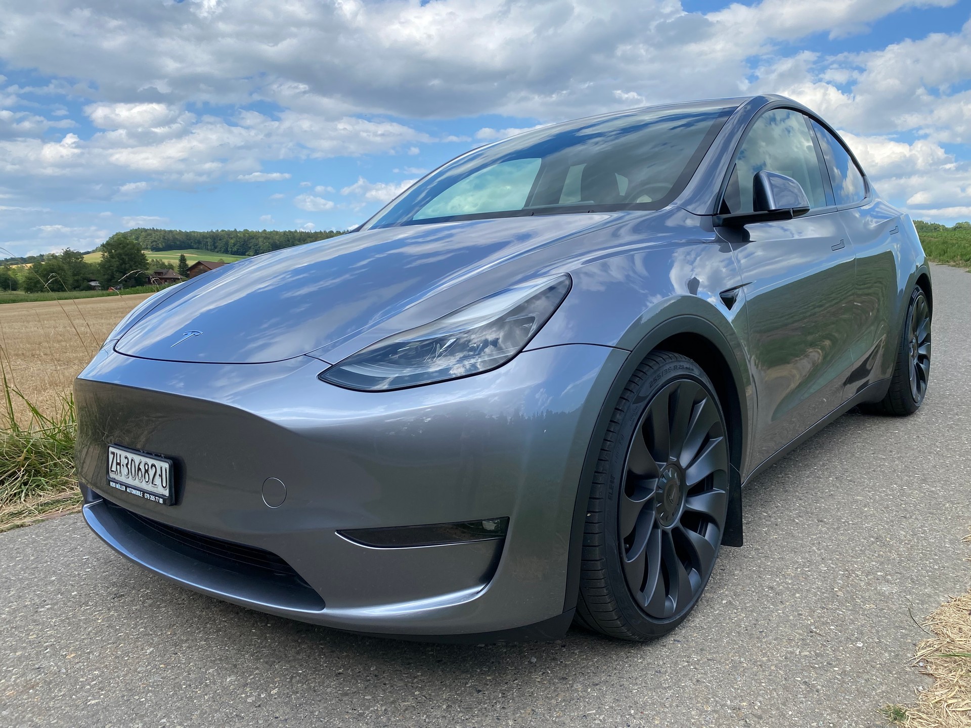 TESLA Model Y Performance-image-2