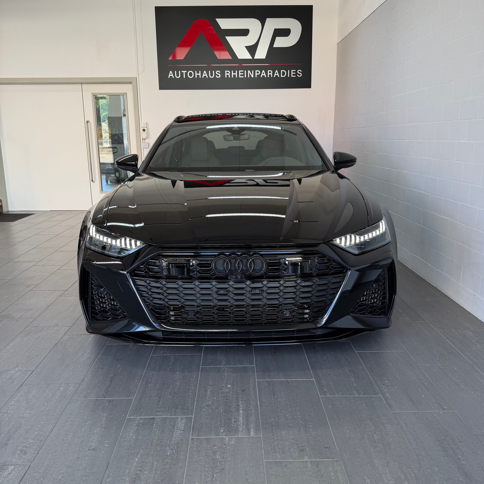 AUDI AUDI RS6 Avant 4.0 TFSI V8 quattro * Sebringschwarz * B&O * 360• * Pano *Standheizung *-image-1