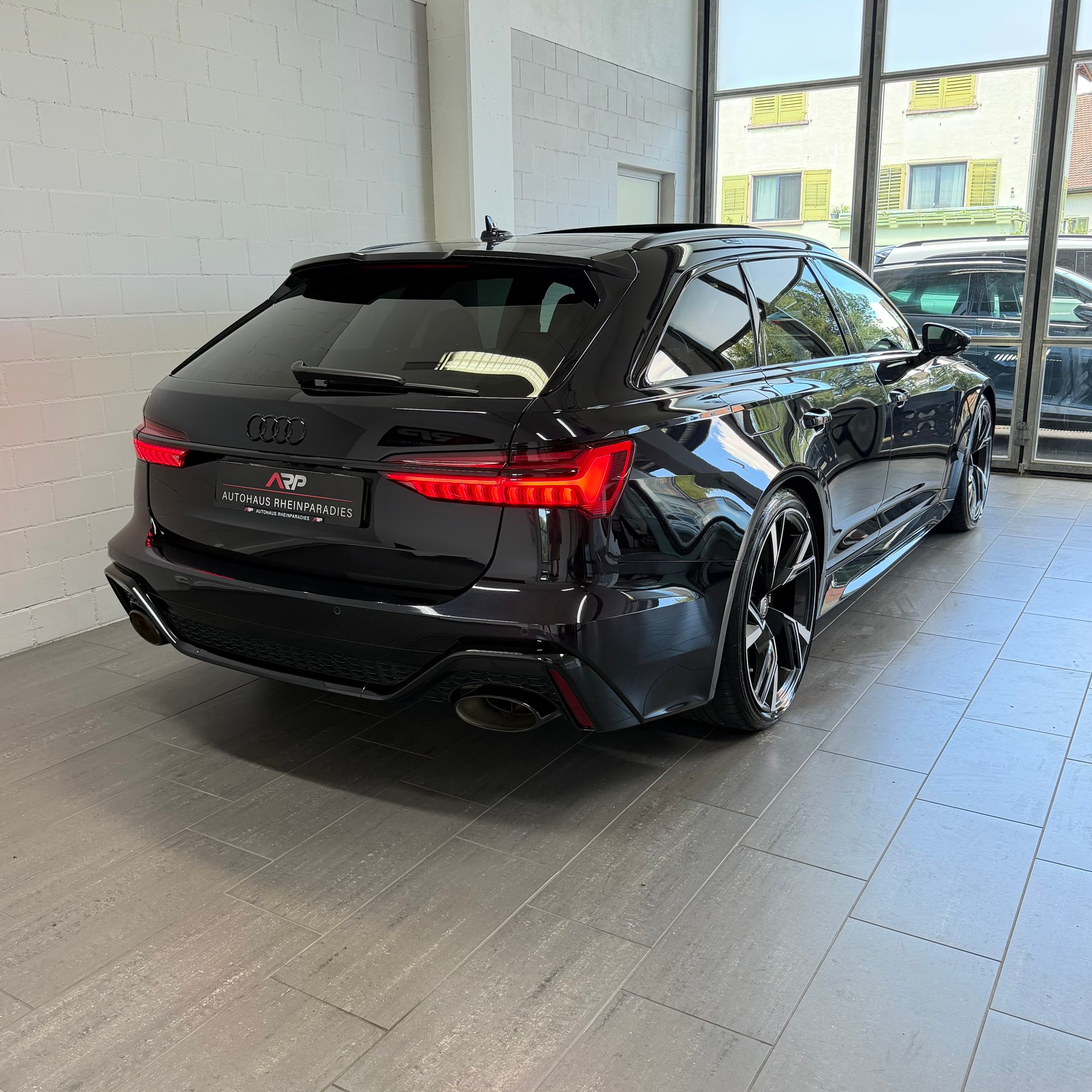 AUDI AUDI RS6 Avant 4.0 TFSI V8 quattro * Sebringschwarz * B&O * 360• * Pano *Standheizung *-image-3