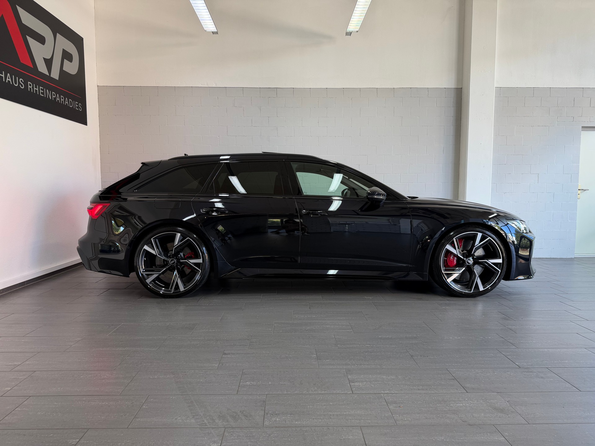 AUDI AUDI RS6 Avant 4.0 TFSI V8 quattro * Sebringschwarz * B&O * 360• * Pano *Standheizung *-image-2