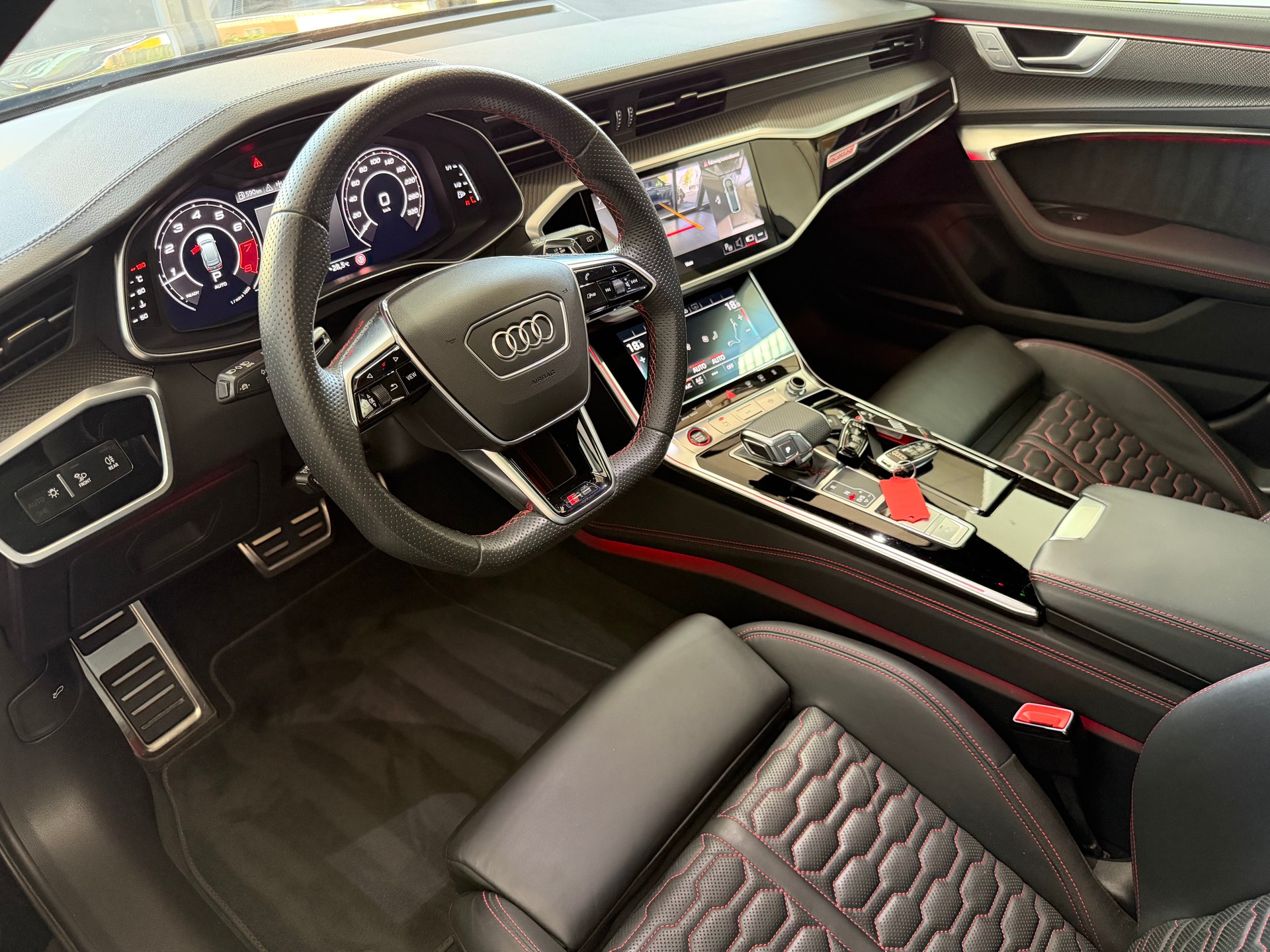 AUDI AUDI RS6 Avant 4.0 TFSI V8 quattro * Sebringschwarz * B&O * 360• * Pano *Standheizung *-image-7