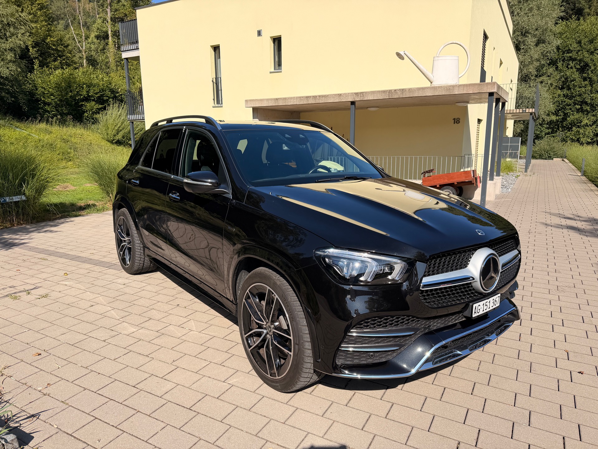 MERCEDES-BENZ GLE 350 e 4Matic AMG Line 9G-Tronic-showroom-element-2