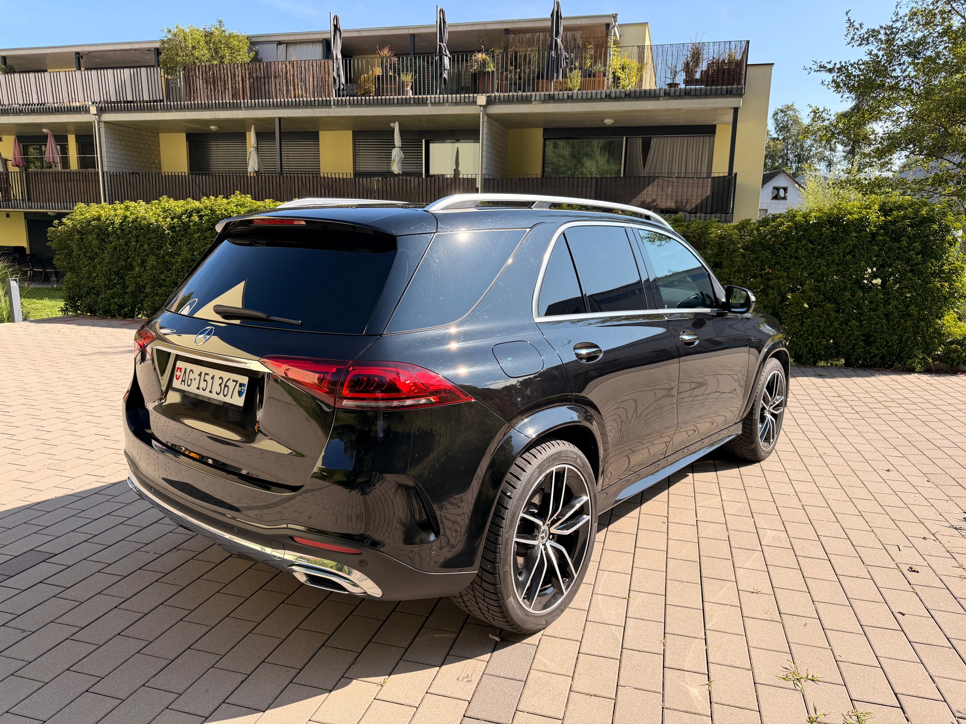 MERCEDES-BENZ GLE 350 e 4Matic AMG Line 9G-Tronic-showroom-element-3