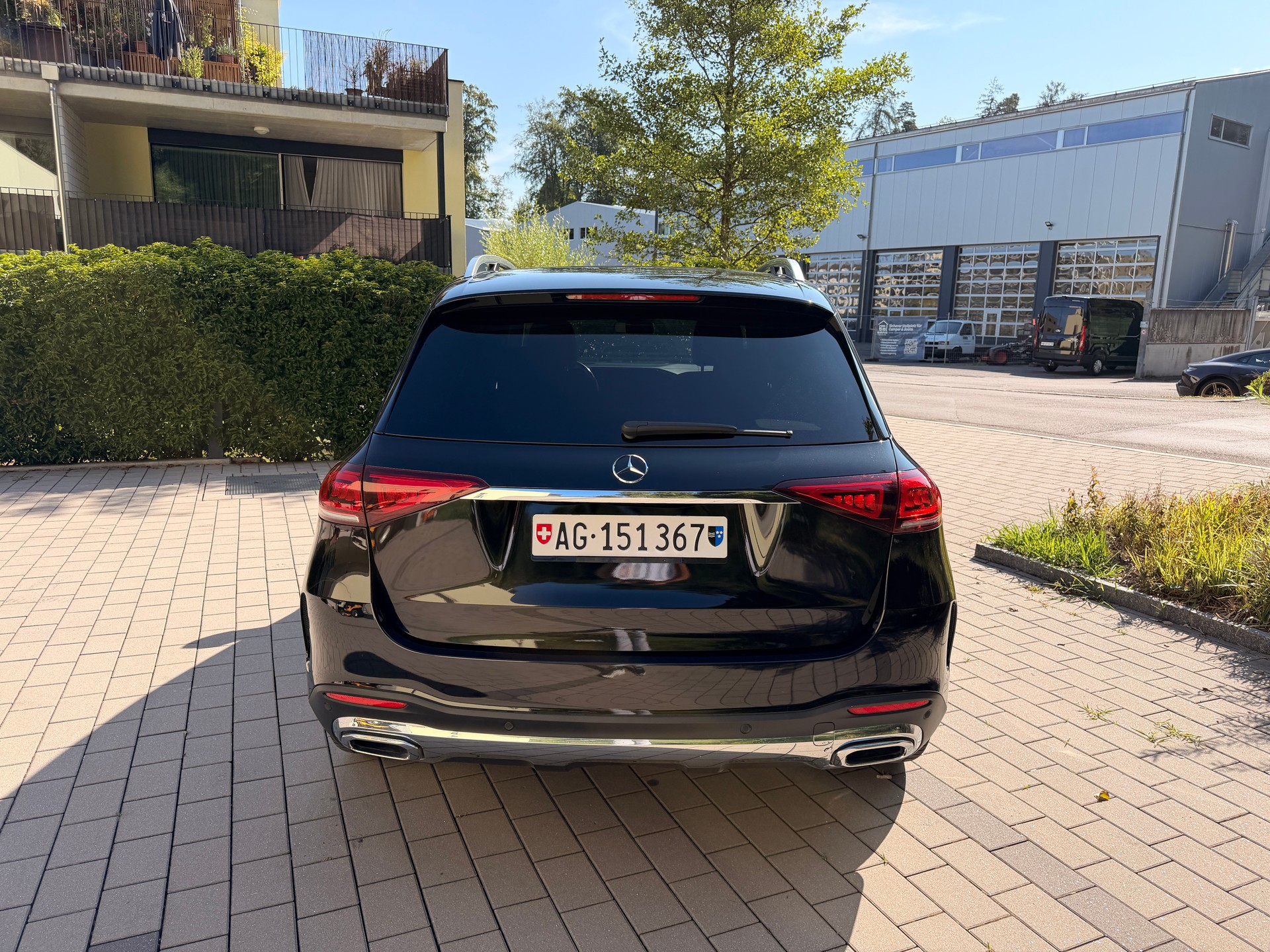 MERCEDES-BENZ GLE 350 e 4Matic AMG Line 9G-Tronic-image-4