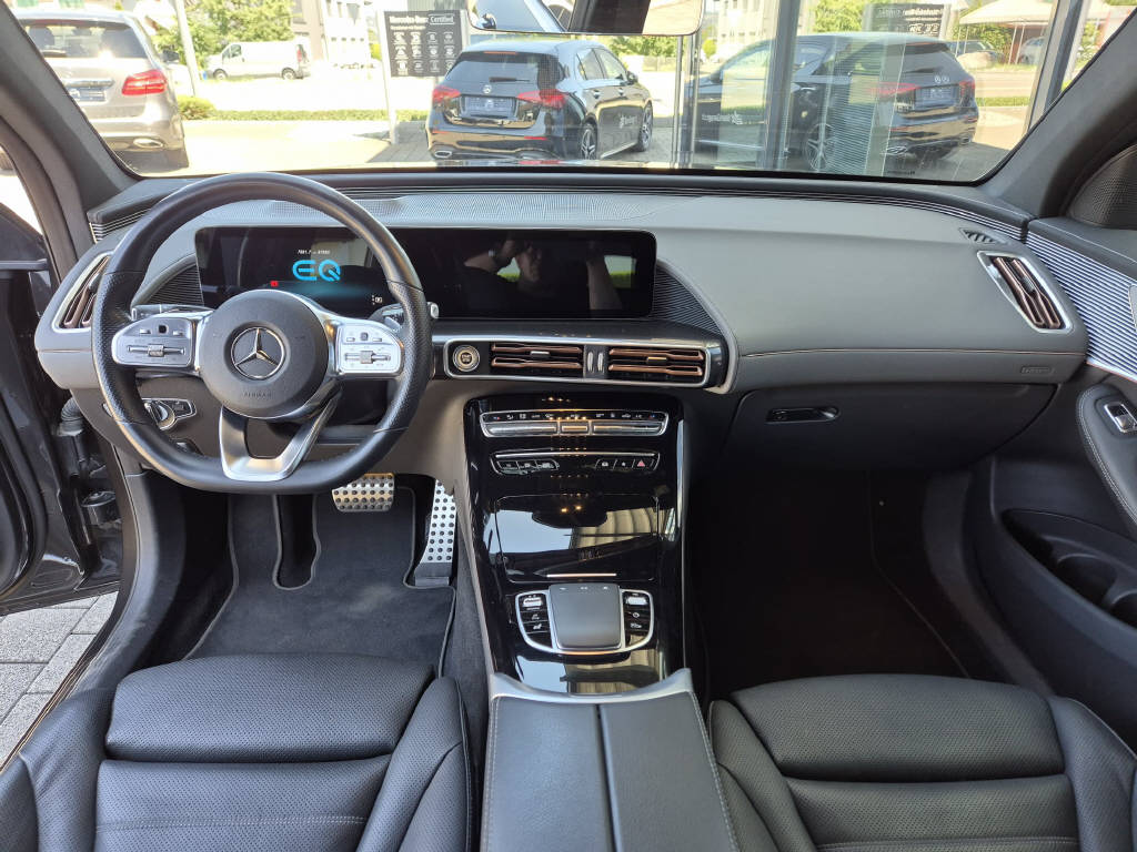 MERCEDES-BENZ EQC 400 4Matic AMG Line-image-5