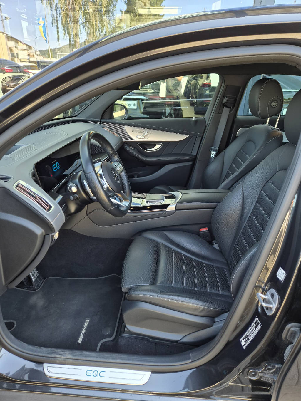 MERCEDES-BENZ EQC 400 4Matic AMG Line-image-4