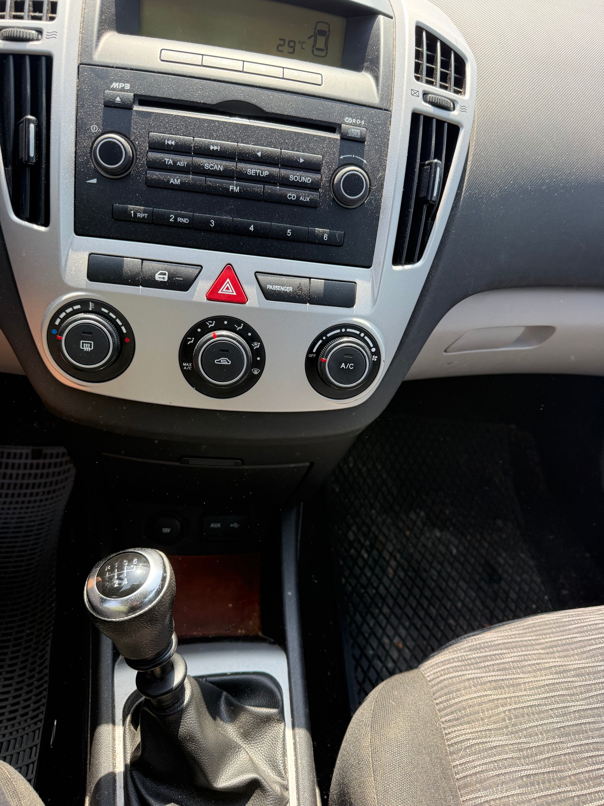 KIA Cee'd Sporty Wagon 1.4 16V Eco-image-6