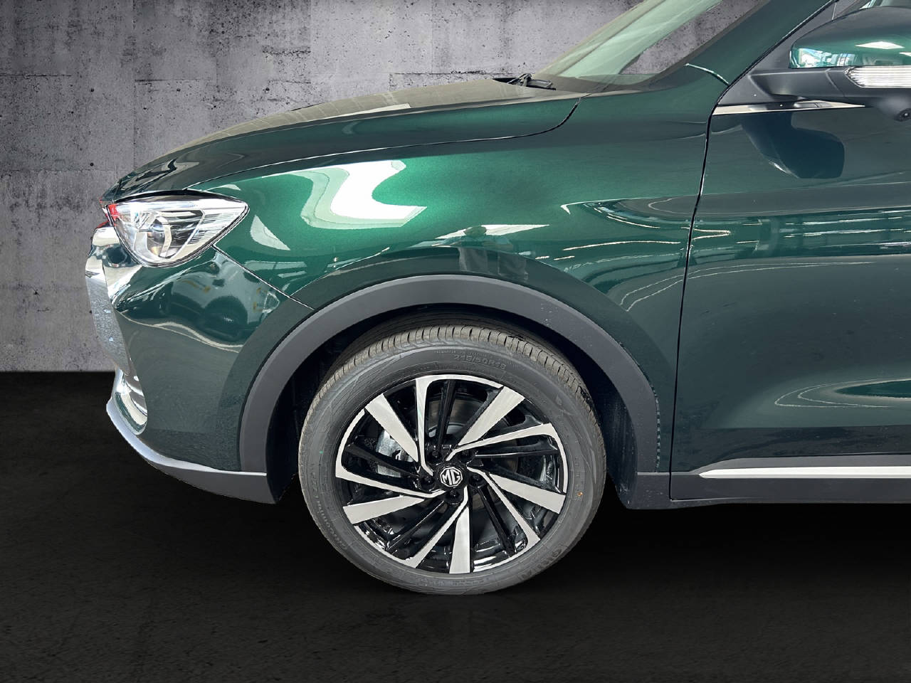 MG ZS 1.5 Hybrid+ Luxury-image-9