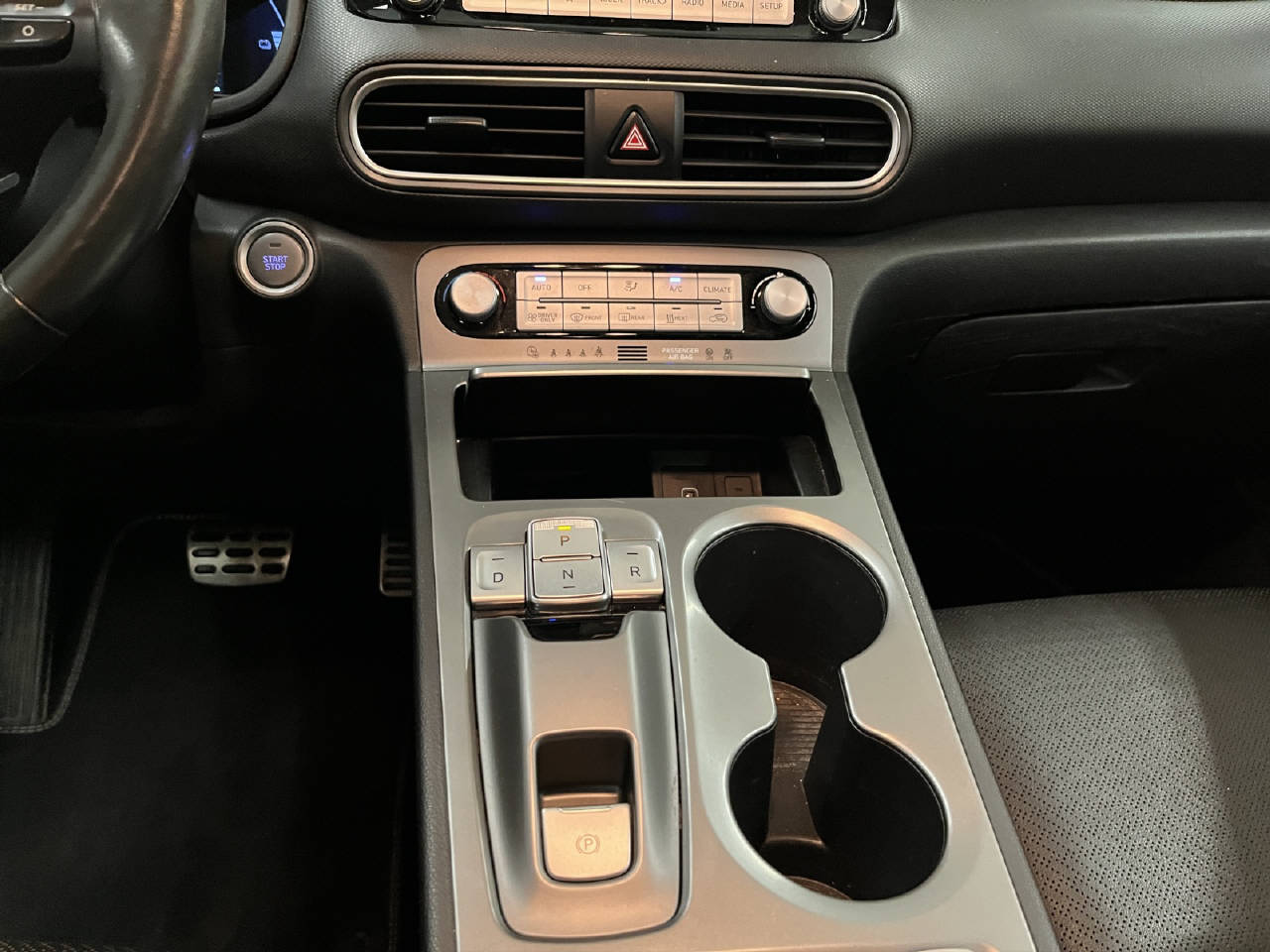 HYUNDAI Kona 64 kWh Electric Vertex-image-12