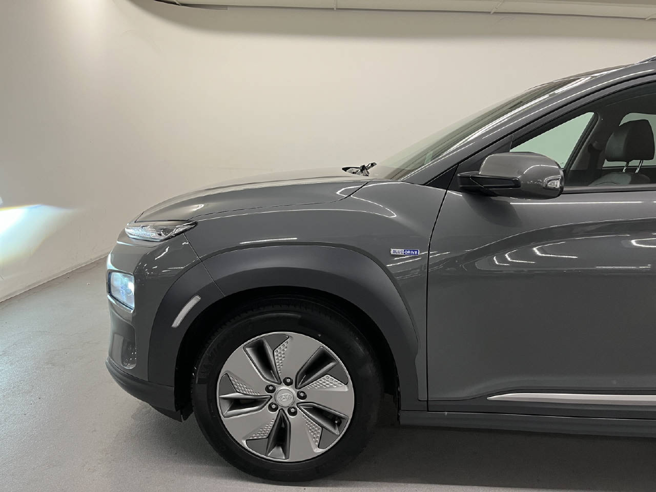 HYUNDAI Kona 64 kWh Electric Vertex-showroom-element-2