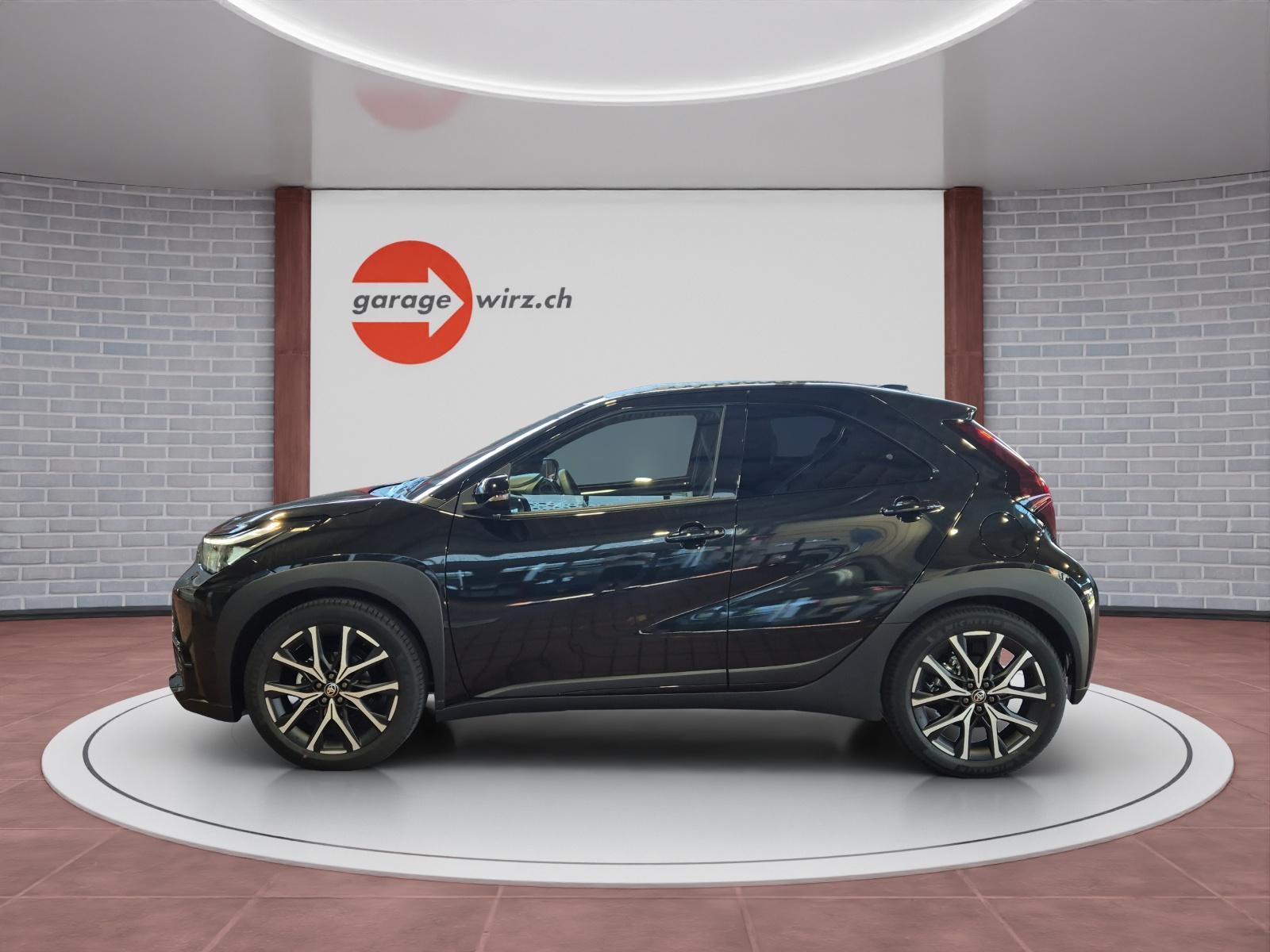TOYOTA Aygo X 1.5 VVT-i HSD GR Sport-showroom-element-1
