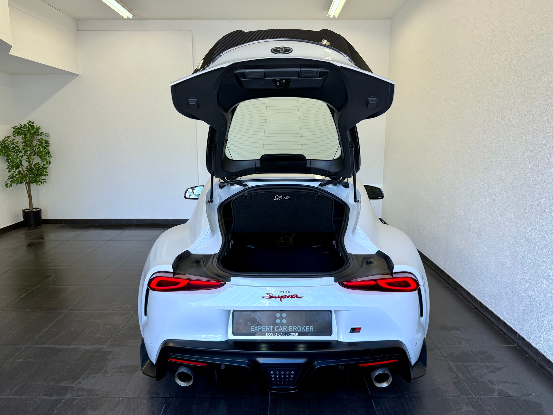 TOYOTA Supra GR 3.0i Turbo Race-image-11