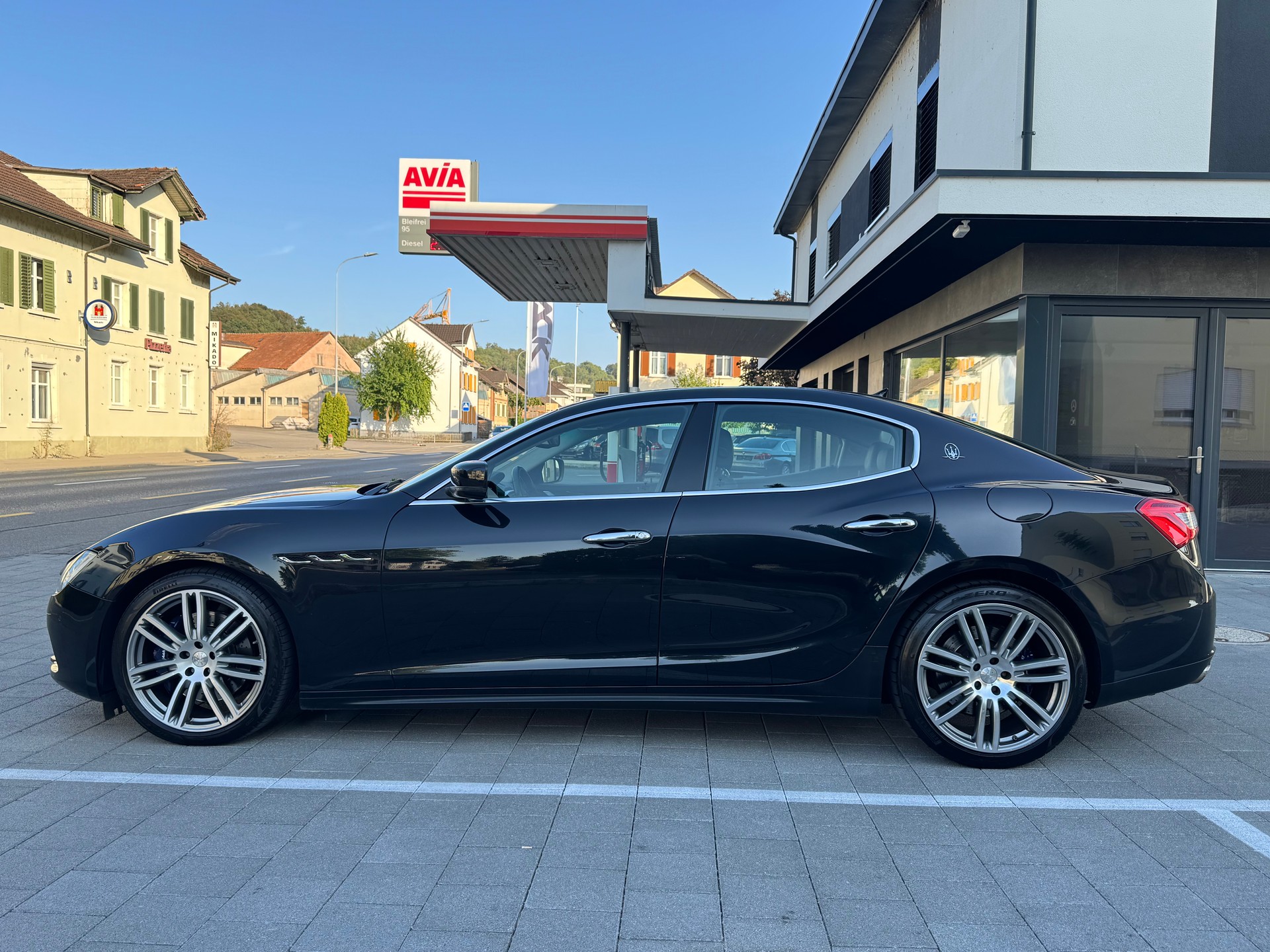 MASERATI Ghibli S Q4 3.0 V6 Swiss Mountain Ed. Automatica-showroom-element-1