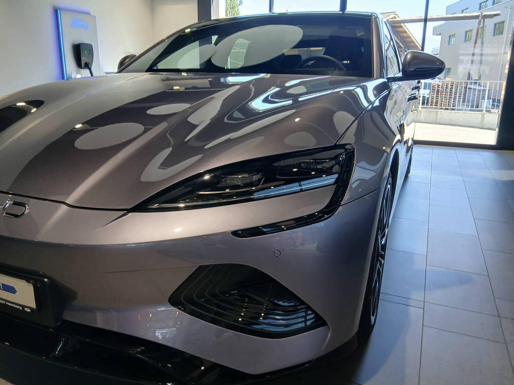 BYD Seal Excellence AWD-showroom-element-1