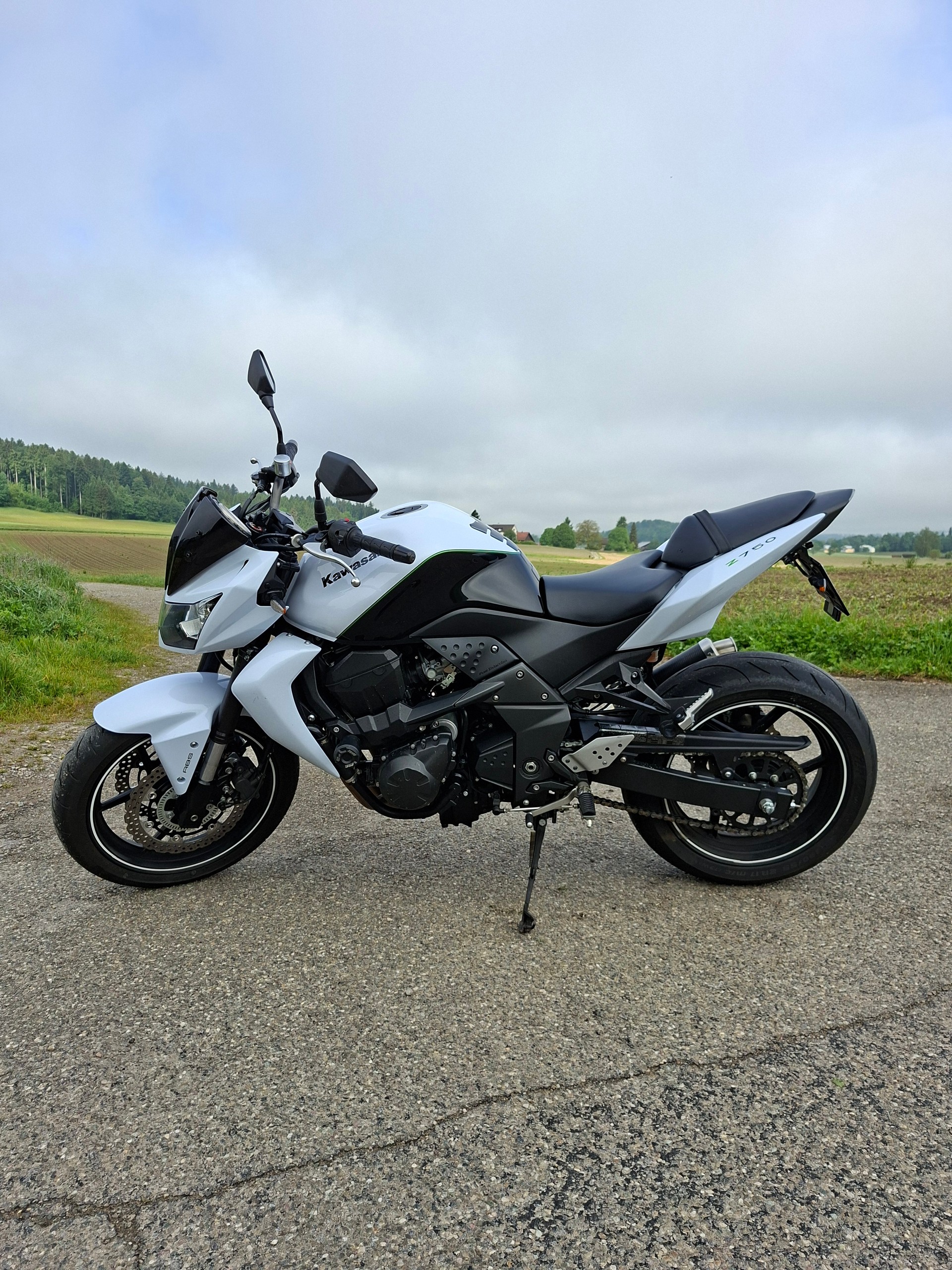 KAWASAKI Z 750-image-4