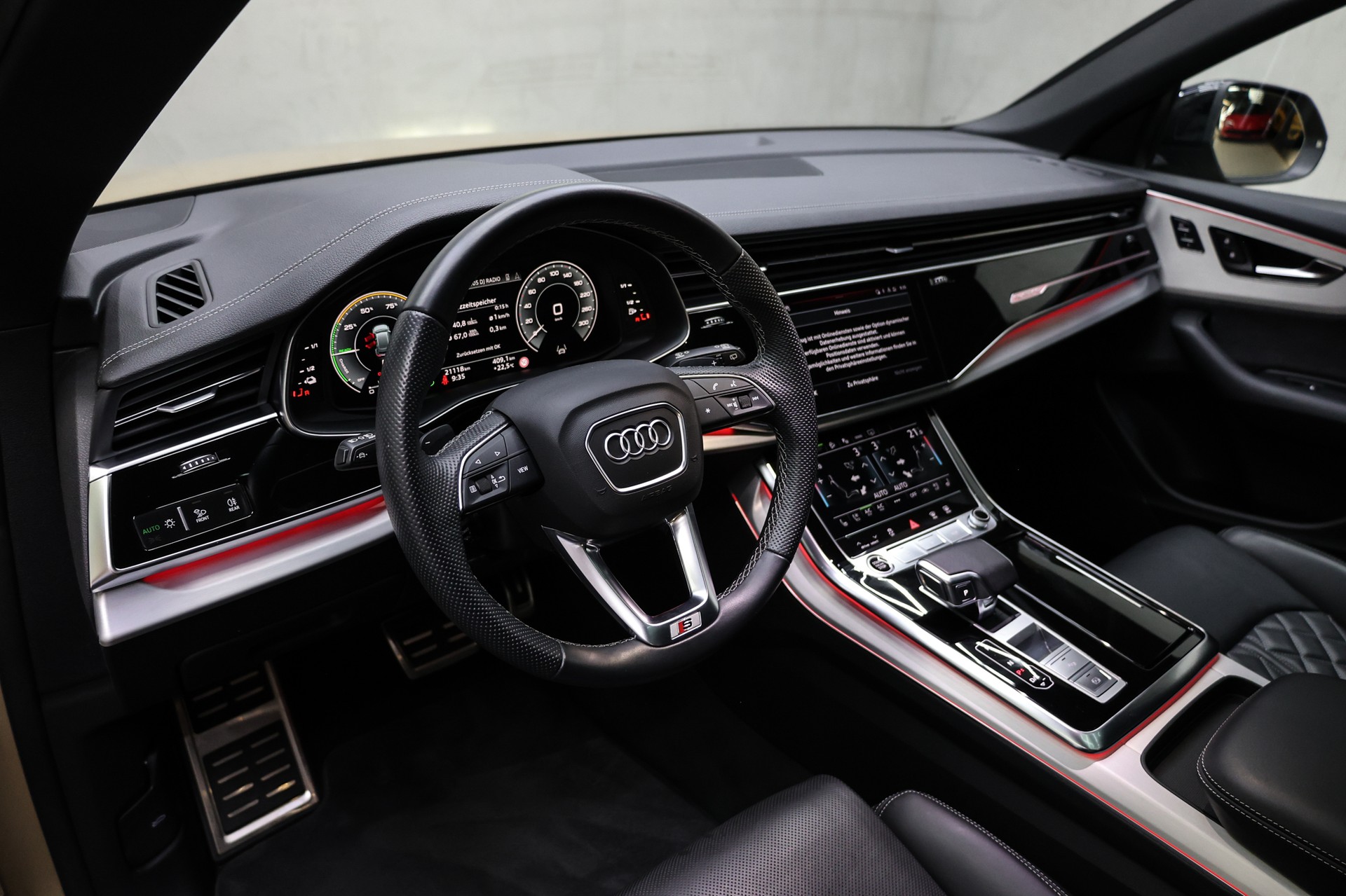 AUDI Q8 60 TFSI e quattro PHEV Tiptronic S-Line-image-20