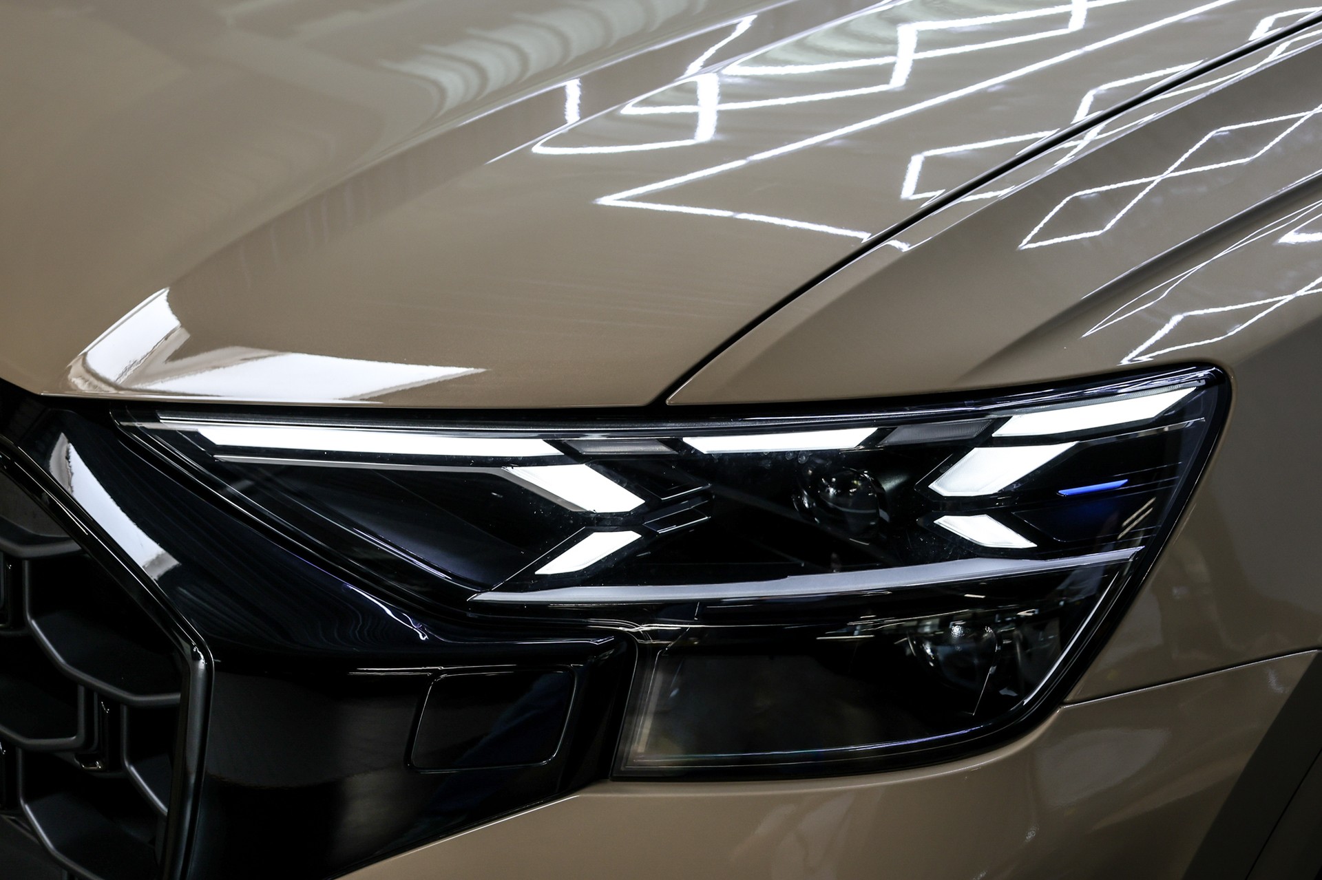 AUDI Q8 60 TFSI e quattro PHEV Tiptronic S-Line-image-16