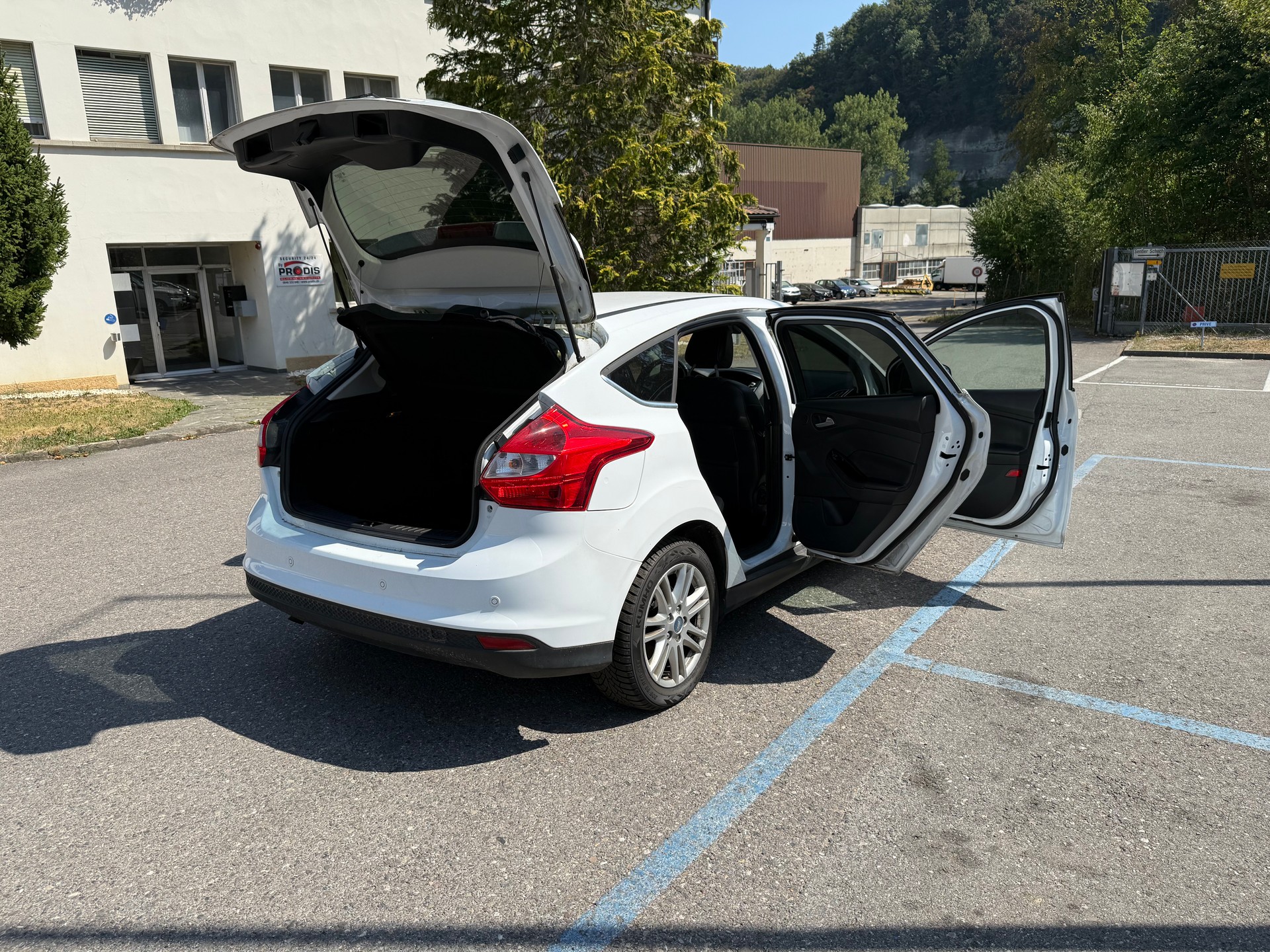 FORD Focus 1.6 TDCi Trend-image-18