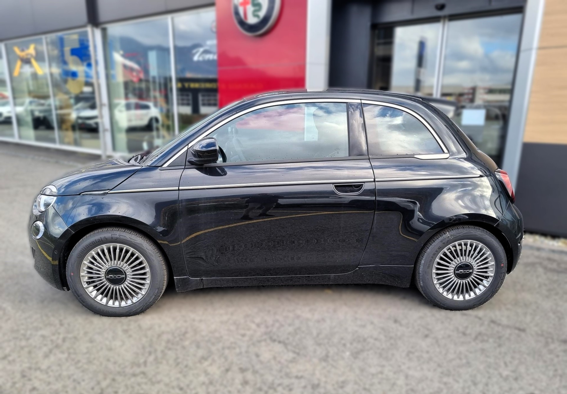 FIAT 500 electric 87 kW Swiss Edition-showroom-element-2
