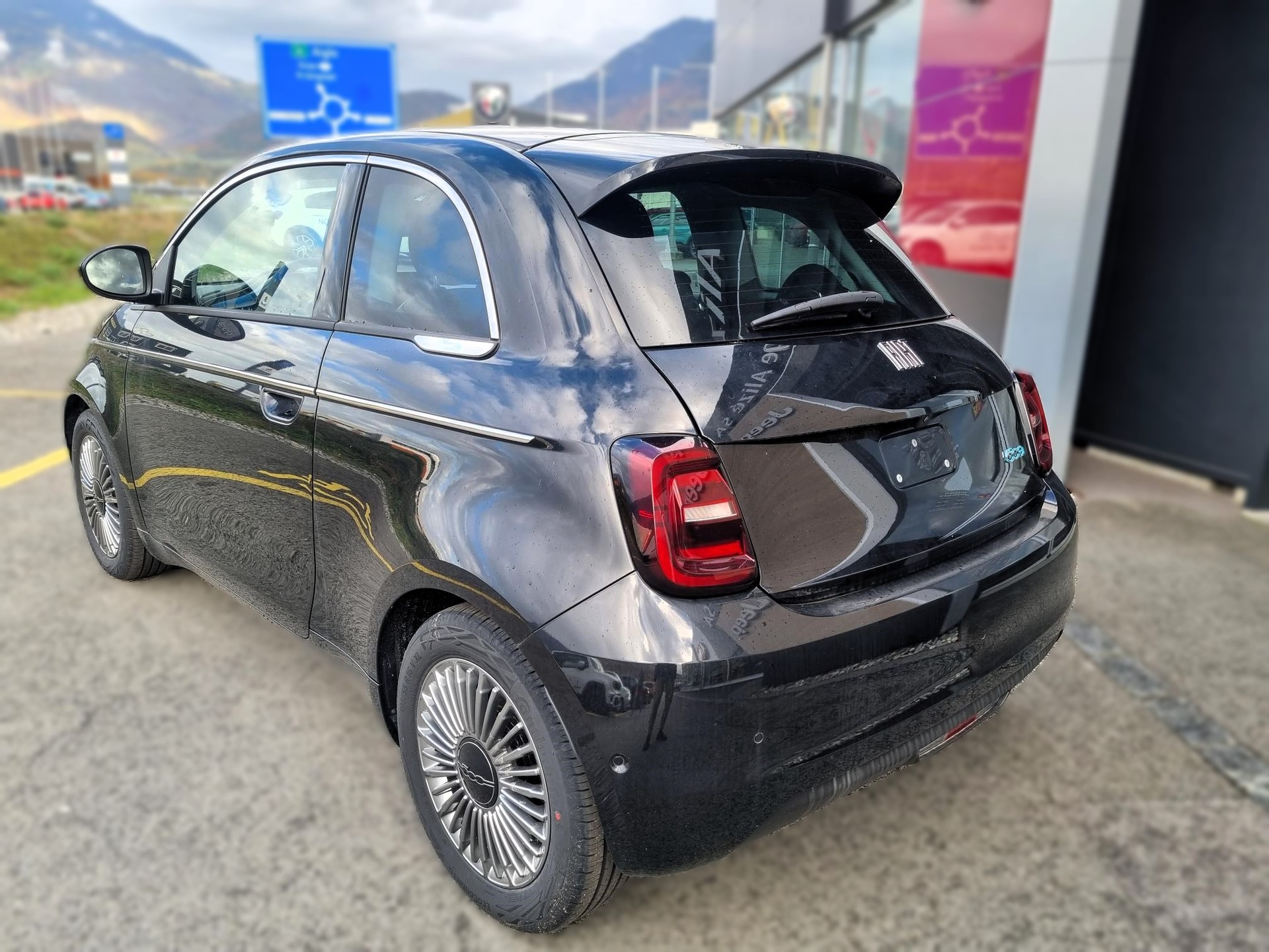 FIAT 500 electric 87 kW Swiss Edition-showroom-element-3