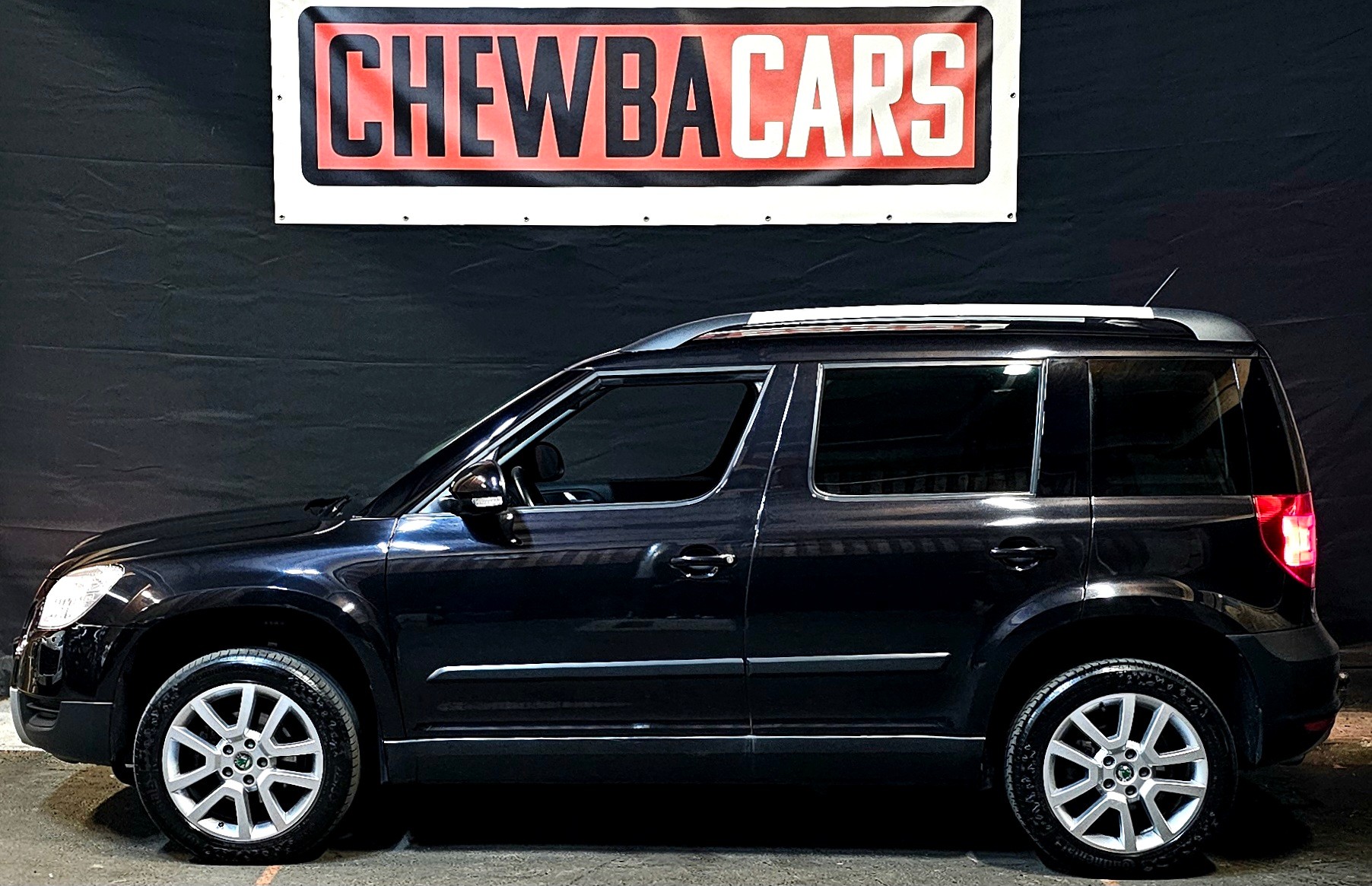 SKODA Yeti 1.8 TSI Experience 4x4-showroom-element-1