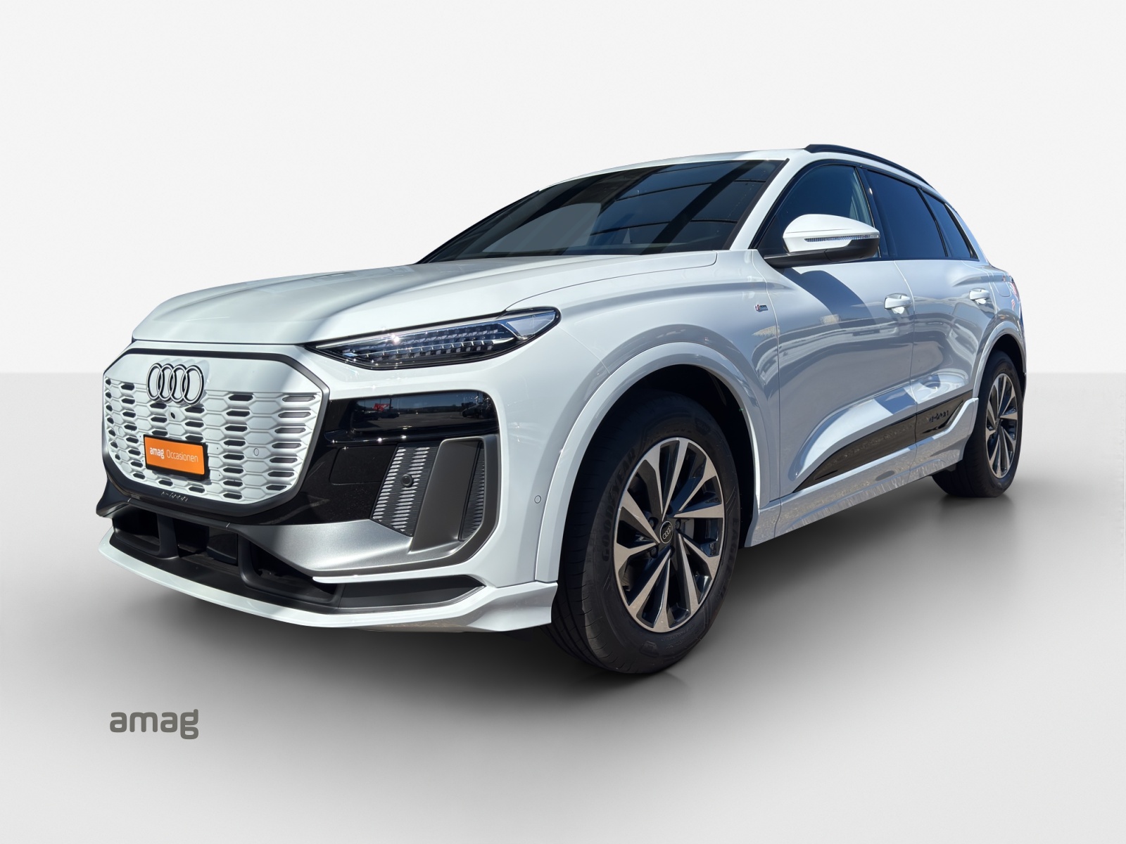 AUDI Q6 e-tron quattro