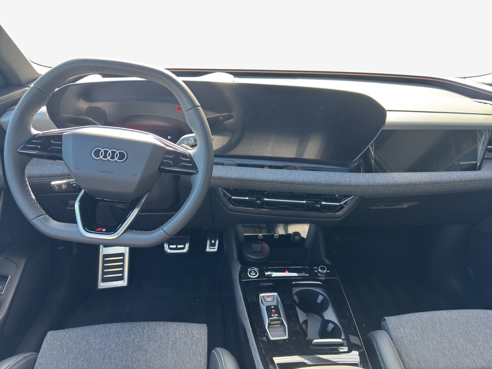 AUDI Q6 e-tron quattro-image-10