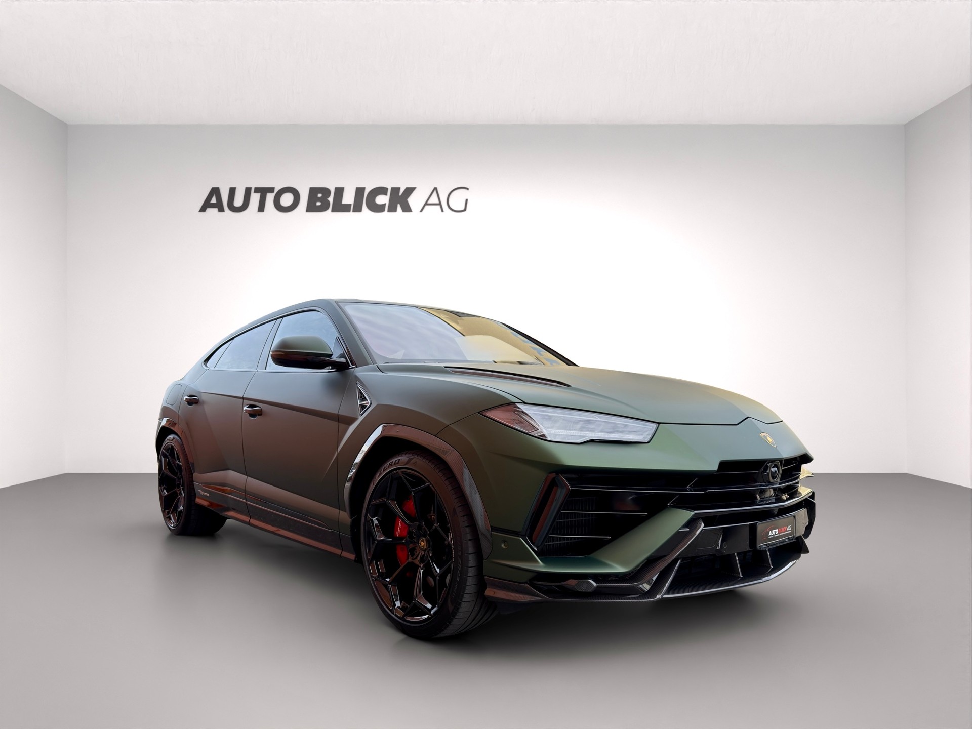 LAMBORGHINI Urus Performante-showroom-element-1