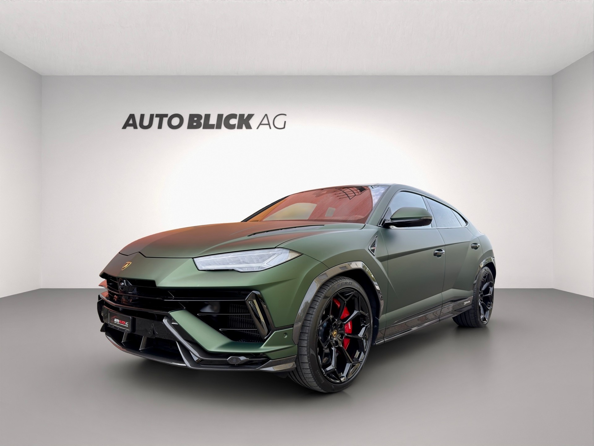LAMBORGHINI Urus Performante