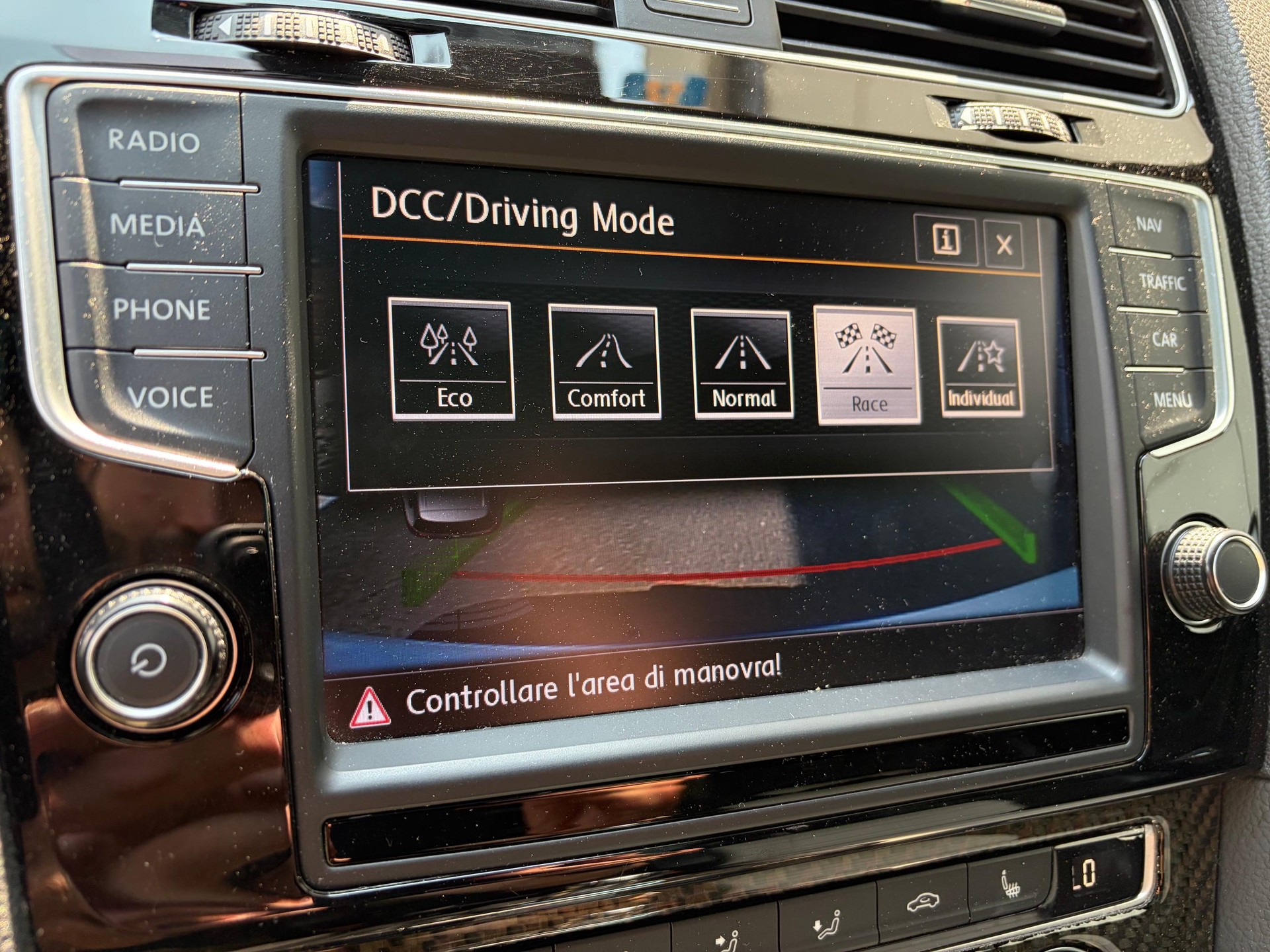 VW Golf VII Variant 2.0 TSI R DSG 4motion-image-14
