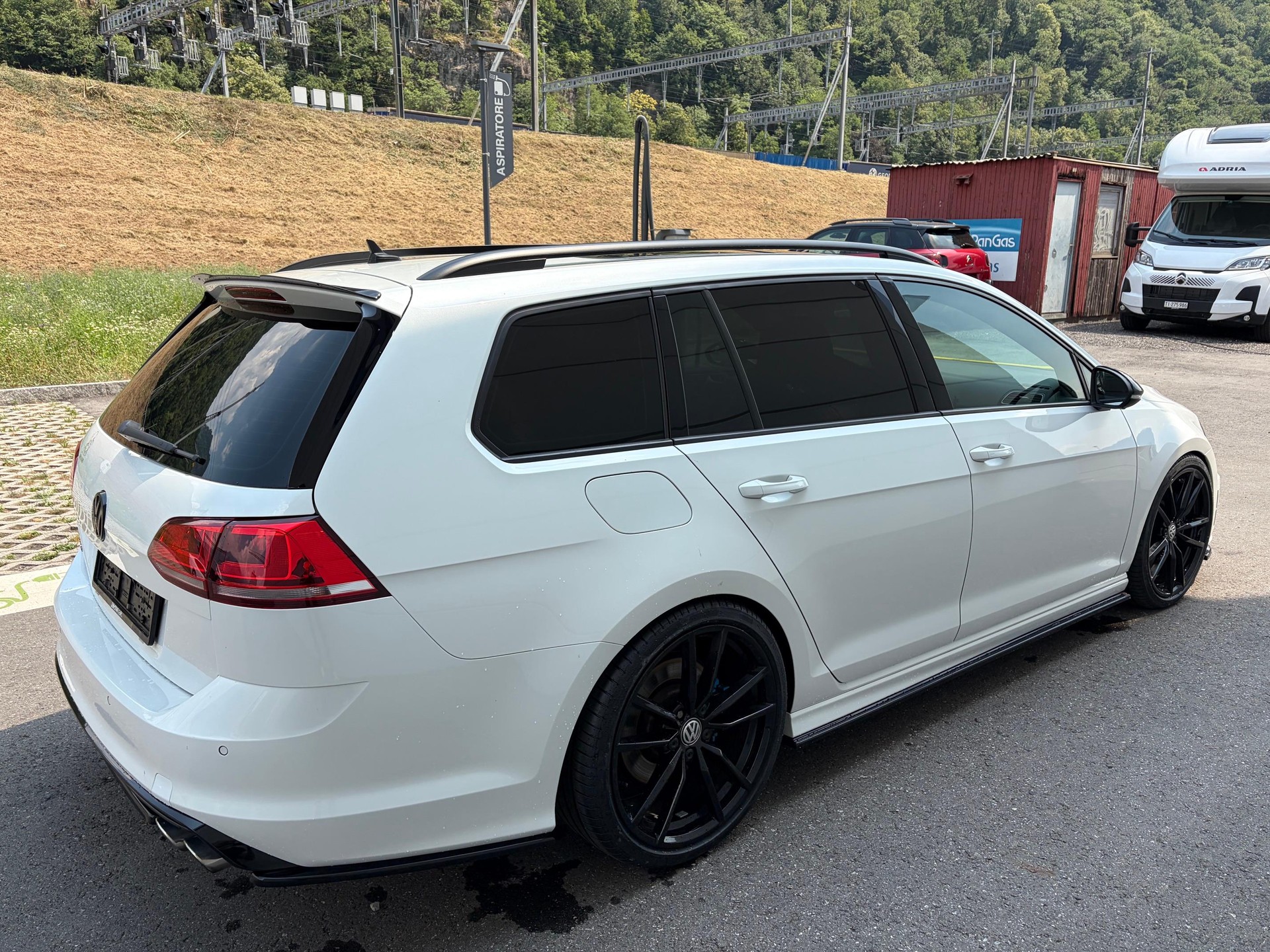 VW Golf VII Variant 2.0 TSI R DSG 4motion-image-6