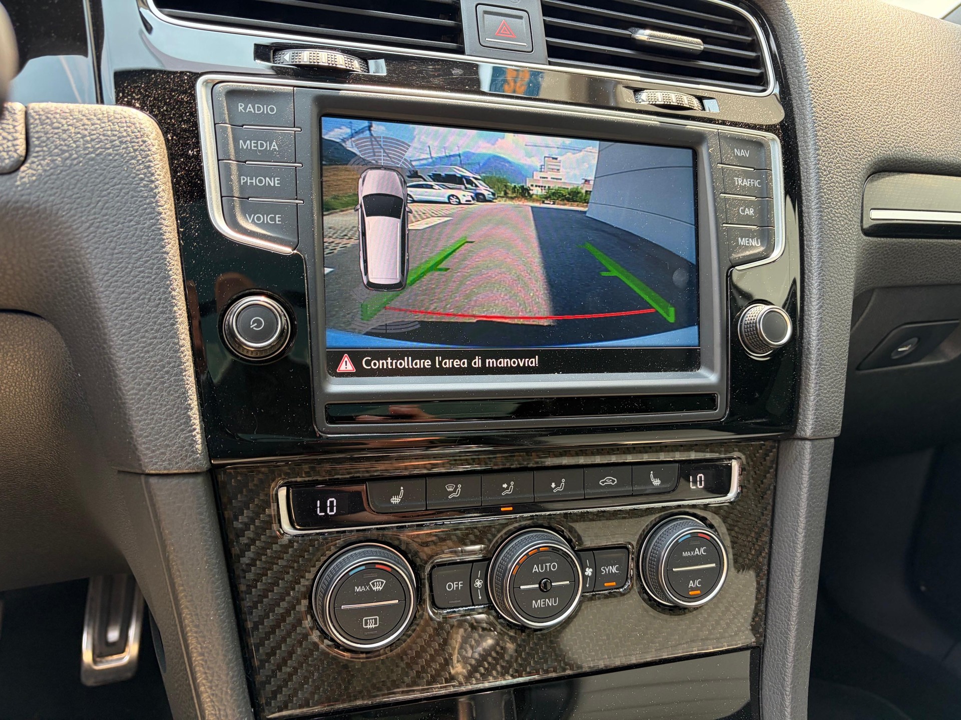VW Golf VII Variant 2.0 TSI R DSG 4motion-image-13
