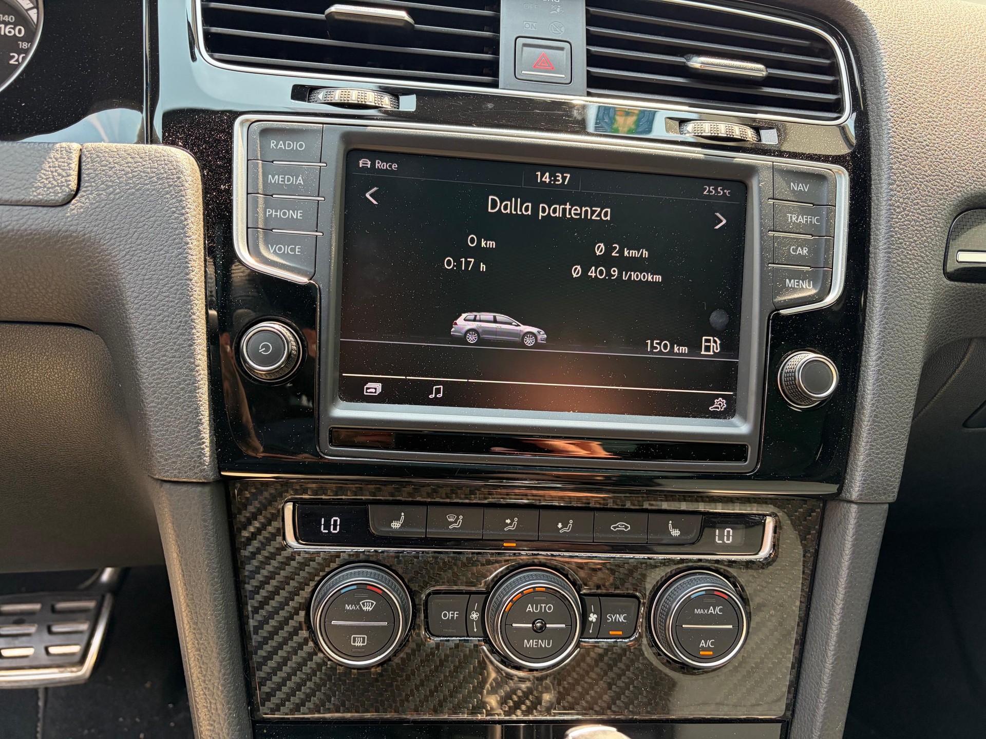 VW Golf VII Variant 2.0 TSI R DSG 4motion-image-11