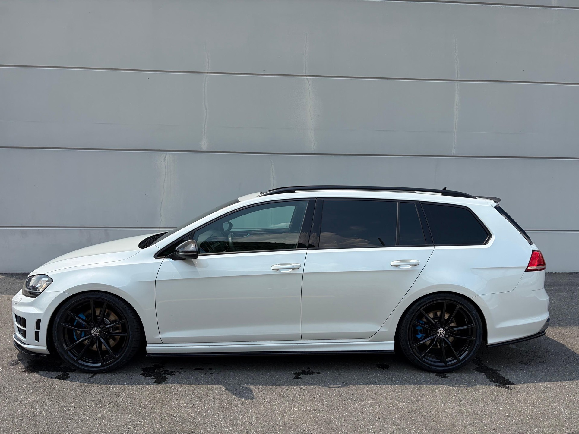 VW Golf VII Variant 2.0 TSI R DSG 4motion-image-3
