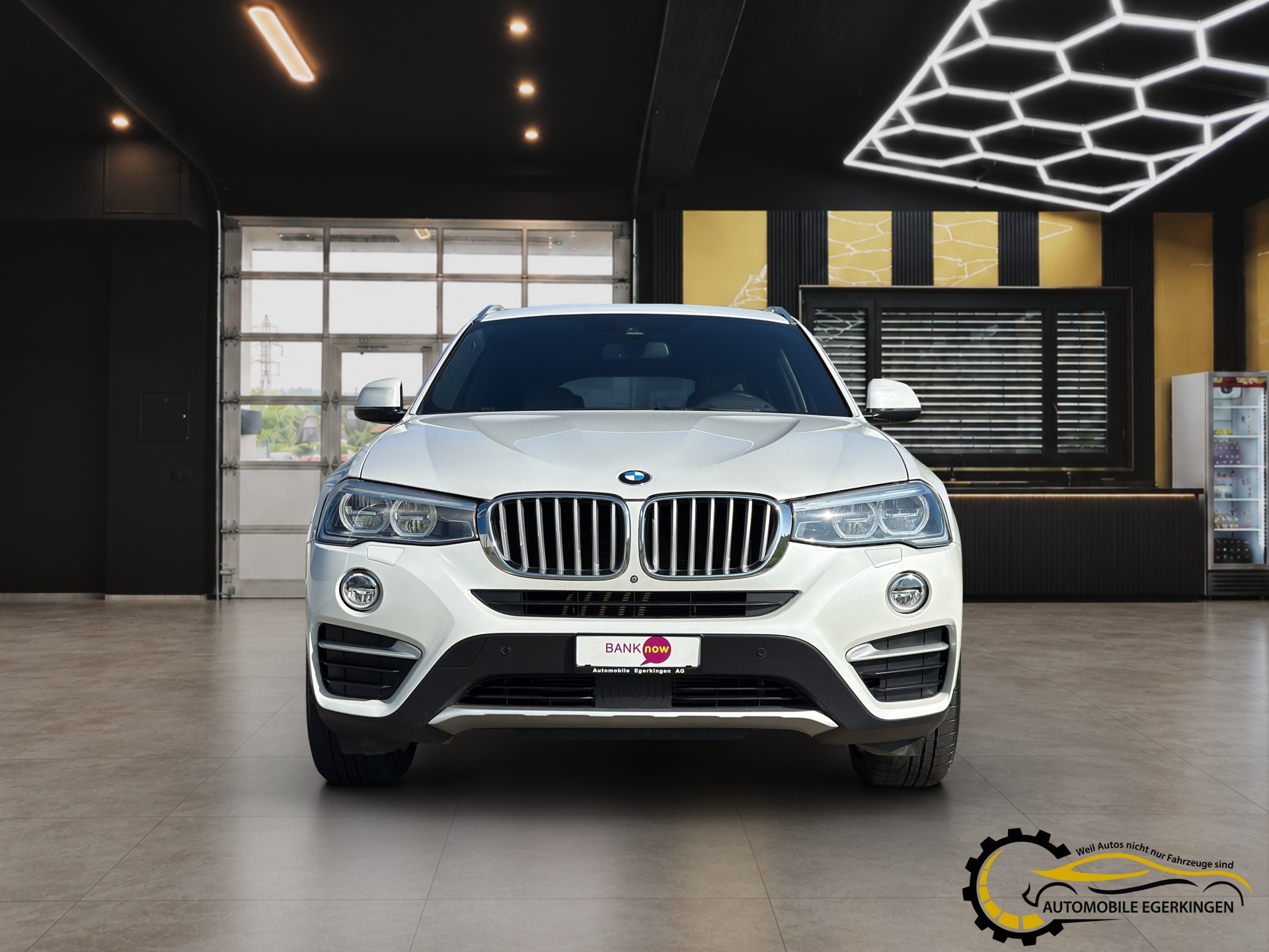 BMW X4 xDrive 28i xLine Steptronic-showroom-element-1