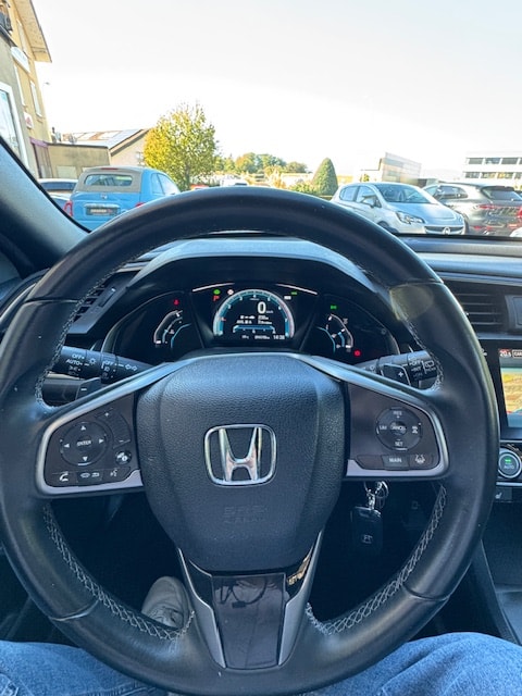 HONDA Civic 1.0 VTEC Executive CVT-image-7