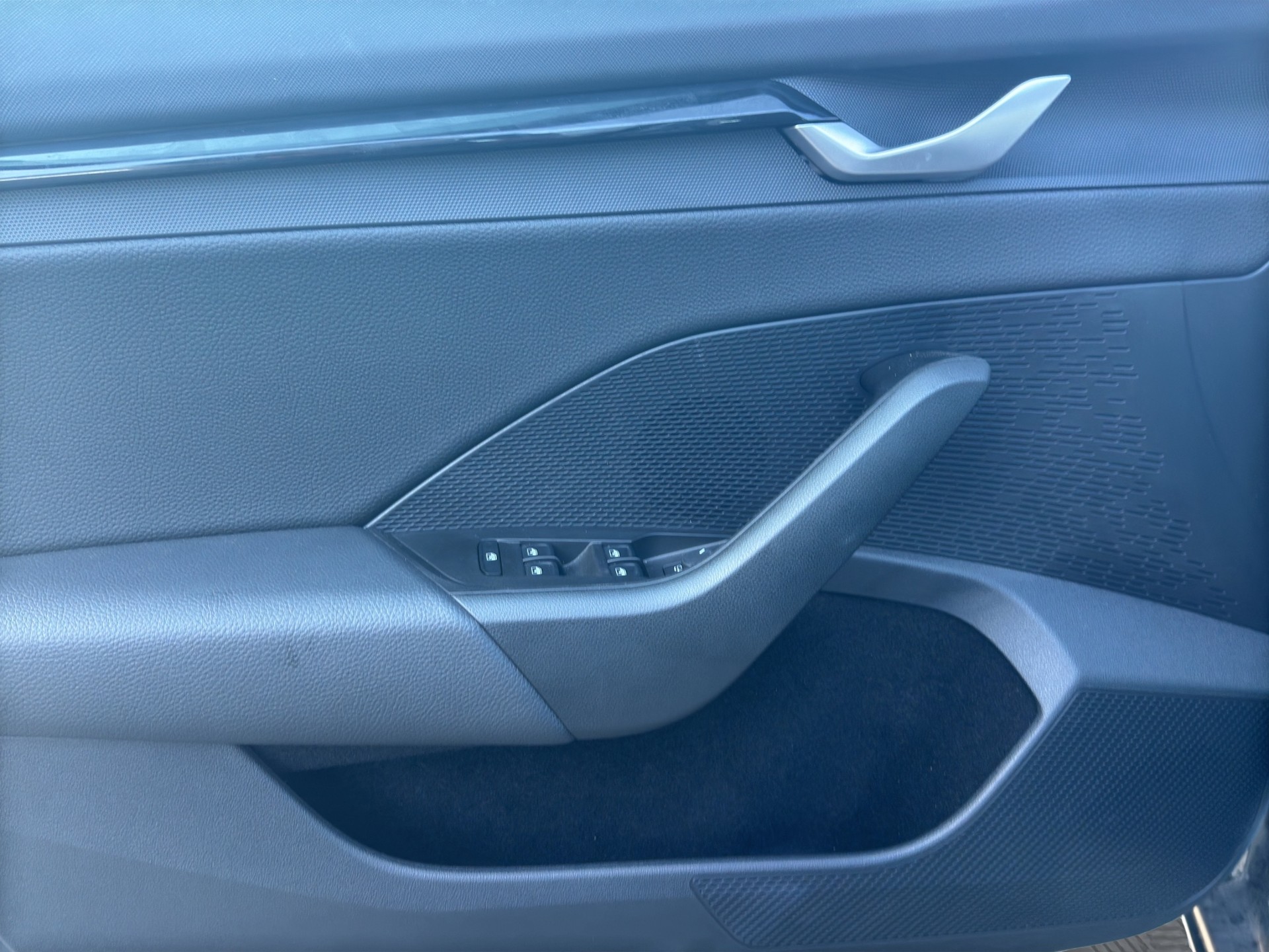 SKODA OCTAVIA-image-8